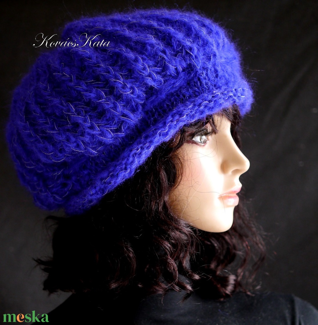 DORA / indigó - extravagáns kézzel kötött chunky mohair gomba sapka, barett  - ruha & divat - sál, sapka, kendő - sapka - Meska.hu