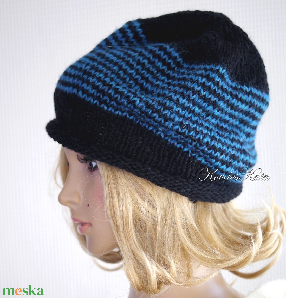 BEANIE LUX - trendi kézzel kötött angora-merinó sapka / fekete+pávakék - ruha & divat - sál, sapka, kendő - sapka - Meska.hu