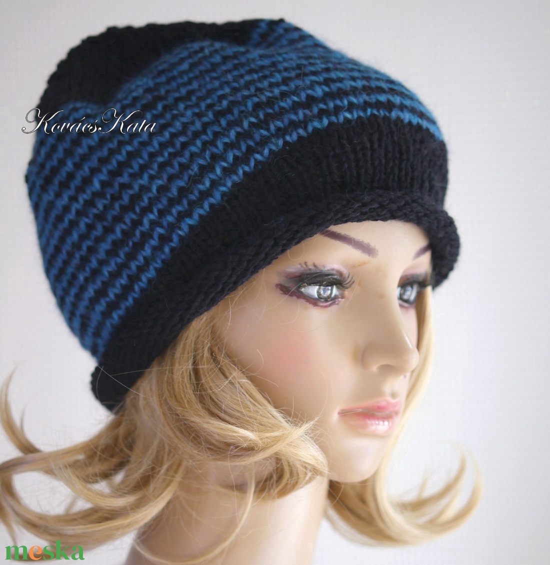 BEANIE LUX - trendi kézzel kötött angora-merinó sapka / fekete+pávakék - ruha & divat - sál, sapka, kendő - sapka - Meska.hu