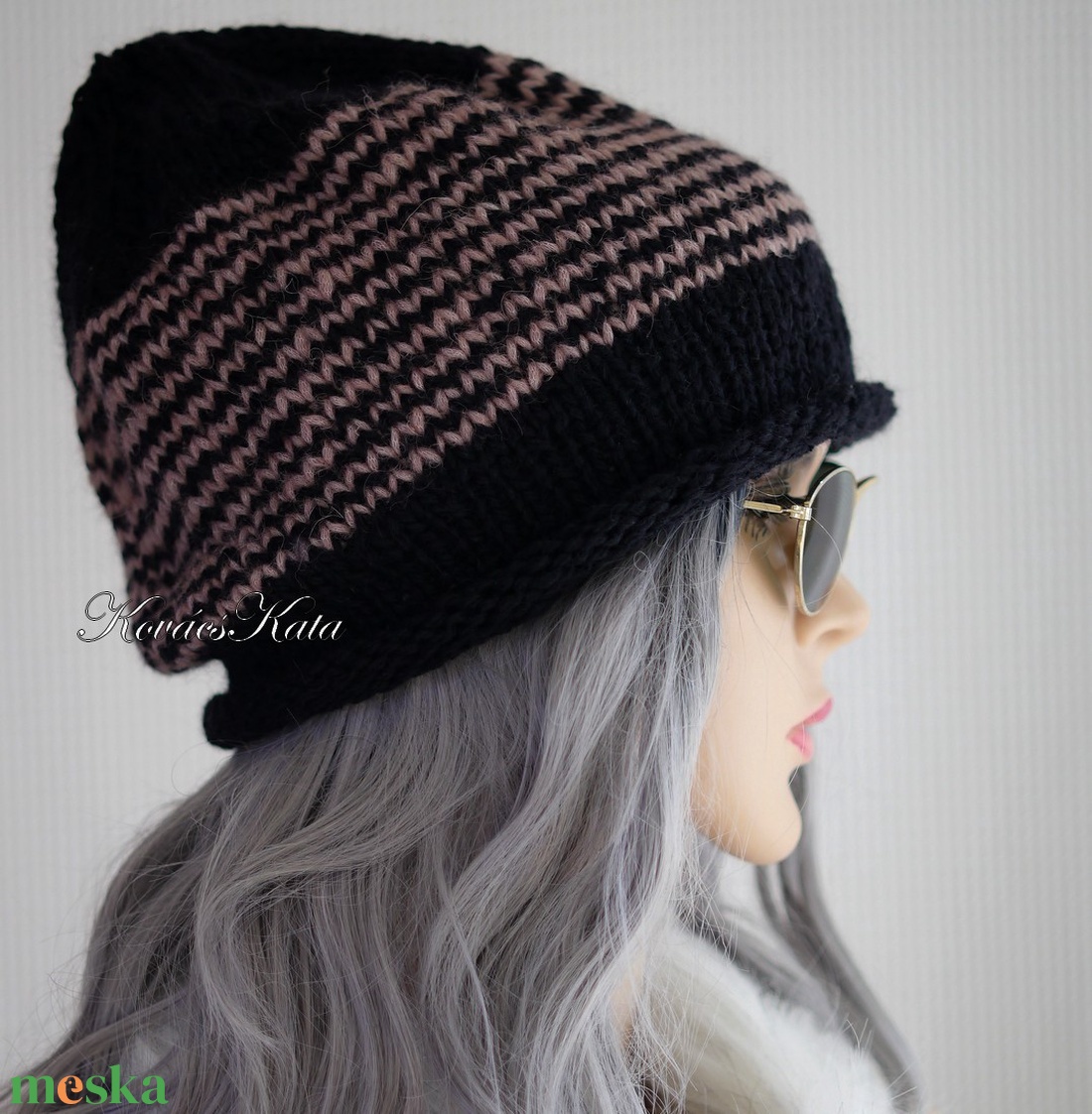 BEANIE LUX - trendi kézzel kötött angora-merinó sapka / fekete+drapp - ruha & divat - sál, sapka, kendő - sapka - Meska.hu BEANIE LUX - trendi kézzel kötött angora-merinó sapka / fekete+drapp - ruha & divat - sál, sapka, kendő - sapka - Meska.hu