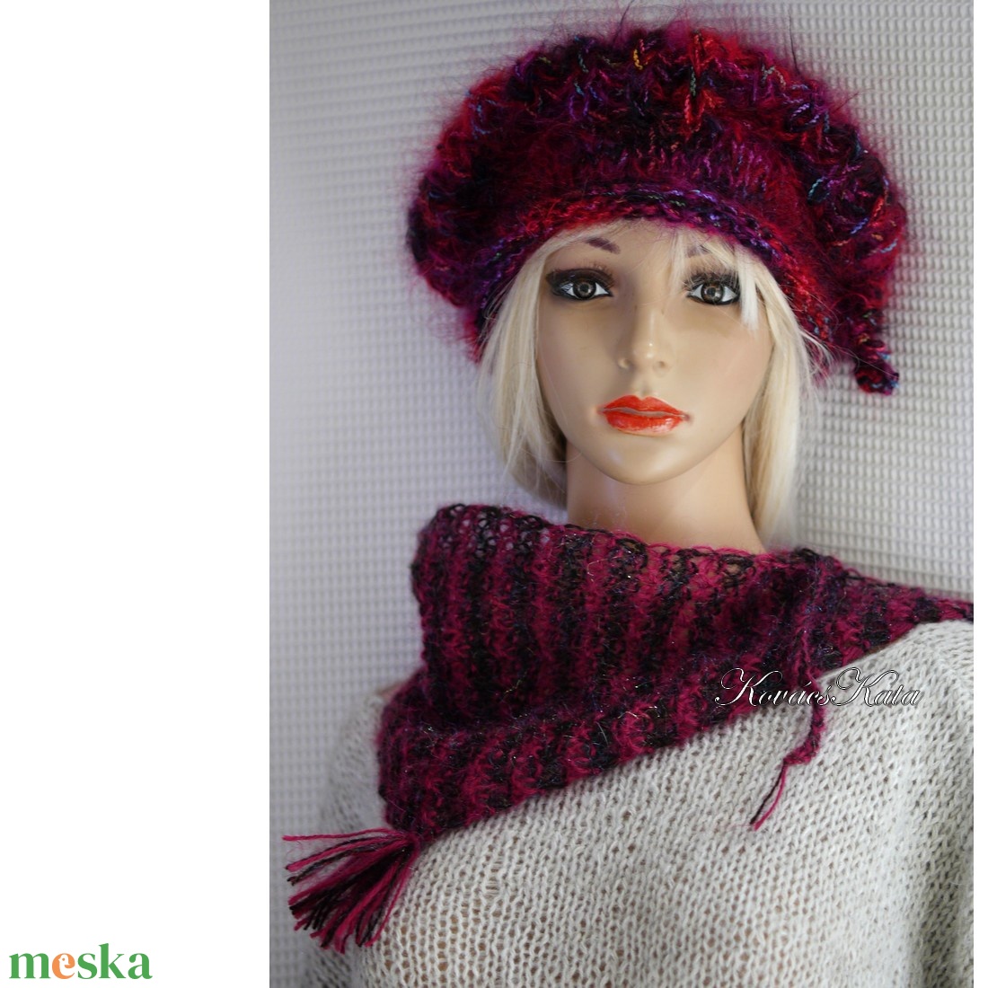 ROXY - kézzel kötött design sálkendő / fekete ciklámen csíkos - ruha & divat - sál, sapka, kendő - sál - Meska.hu ROXY - kézzel kötött design sálkendő / fekete ciklámen csíkos - ruha & divat - sál, sapka, kendő - sál - Meska.hu