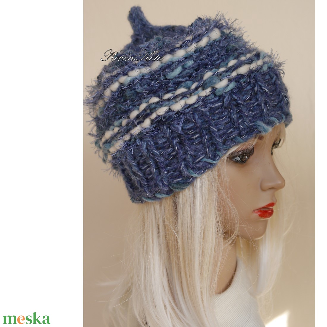 LUCA-SAPI / kék-fehér - bohém kézzel kötött design gyapjú sapka  - ruha & divat - sál, sapka, kendő - sapka - Meska.hu