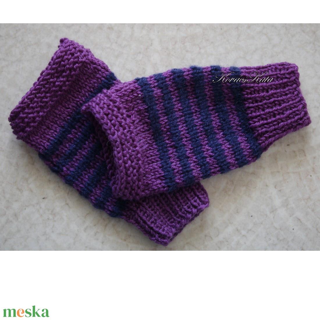 BOSZI KESZTYŰ - kézzel kötött exkluzív rövid kesztyűszár, kézmelegítő / ibolya-kék - ruha & divat - sál, sapka, kendő - kesztyű - Meska.hu