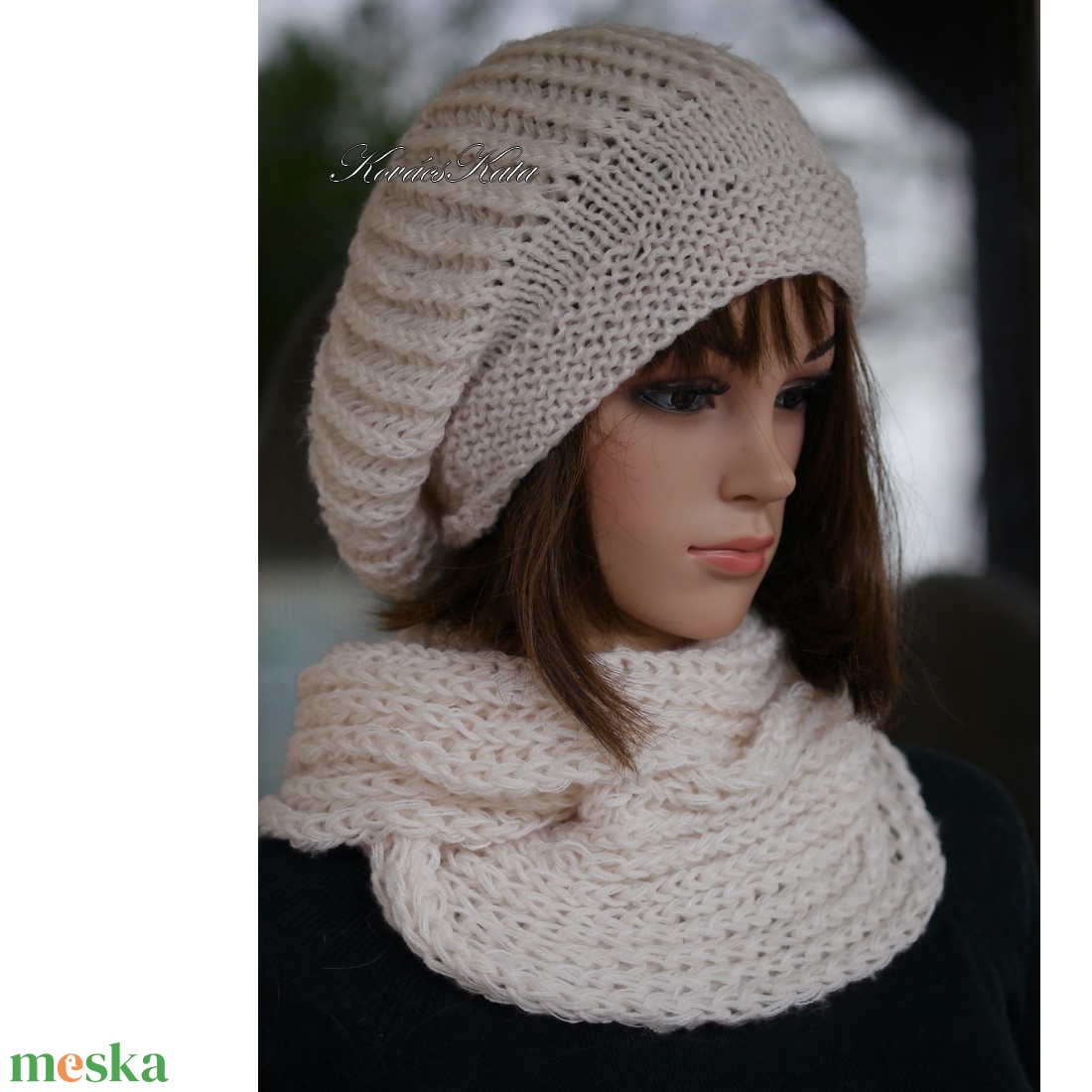 BORBÁLA SZETT / törtfehér - exkluzív kézzel kötött gyapjú-moher sapka körsállal - ruha & divat - sál, sapka, kendő - sapka & sál szett - Meska.hu