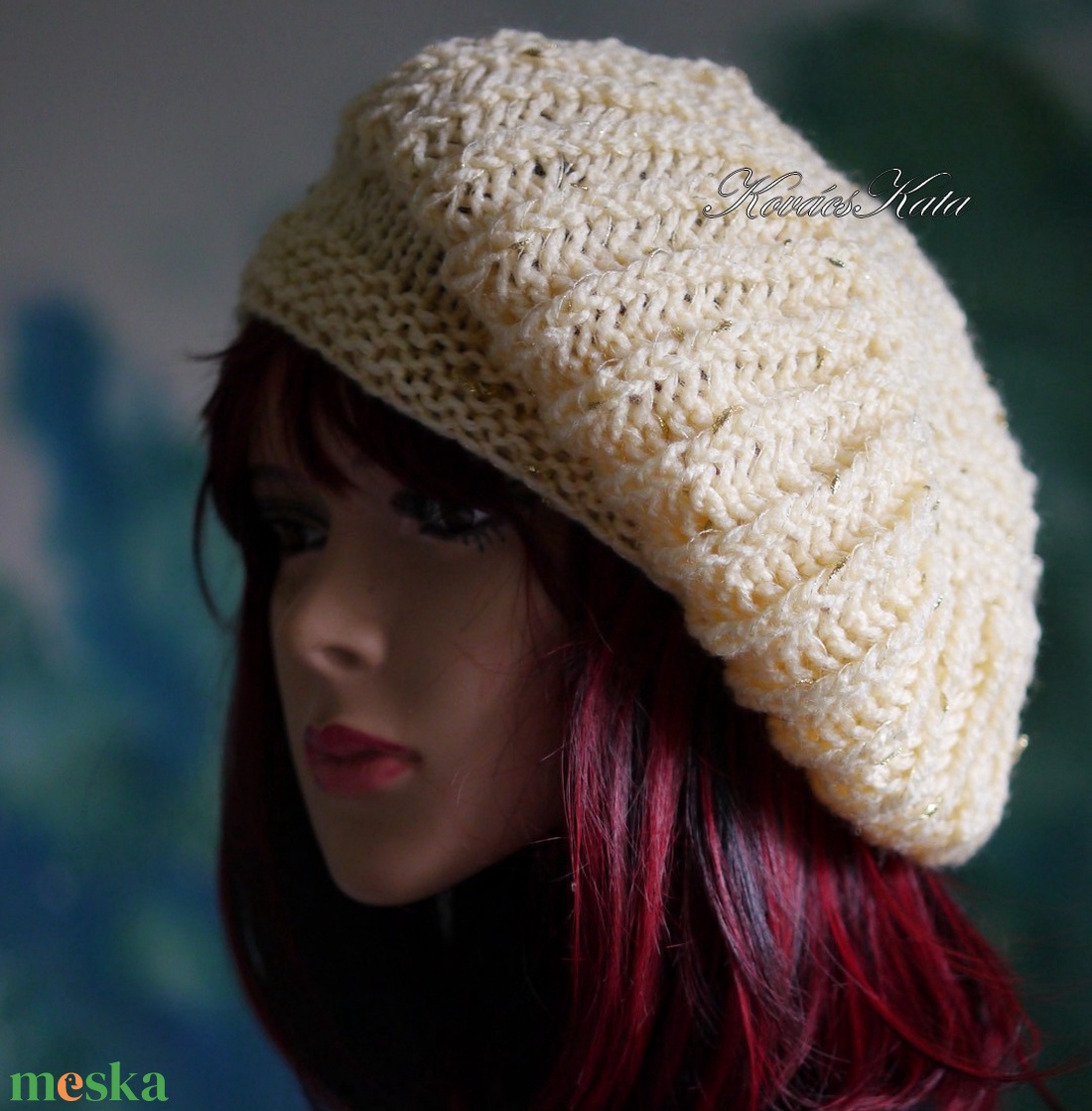 BORBÁLA / vanília - kézzel kötött gyapjús-akril barett sapka  - ruha & divat - sál, sapka, kendő - sapka - Meska.hu