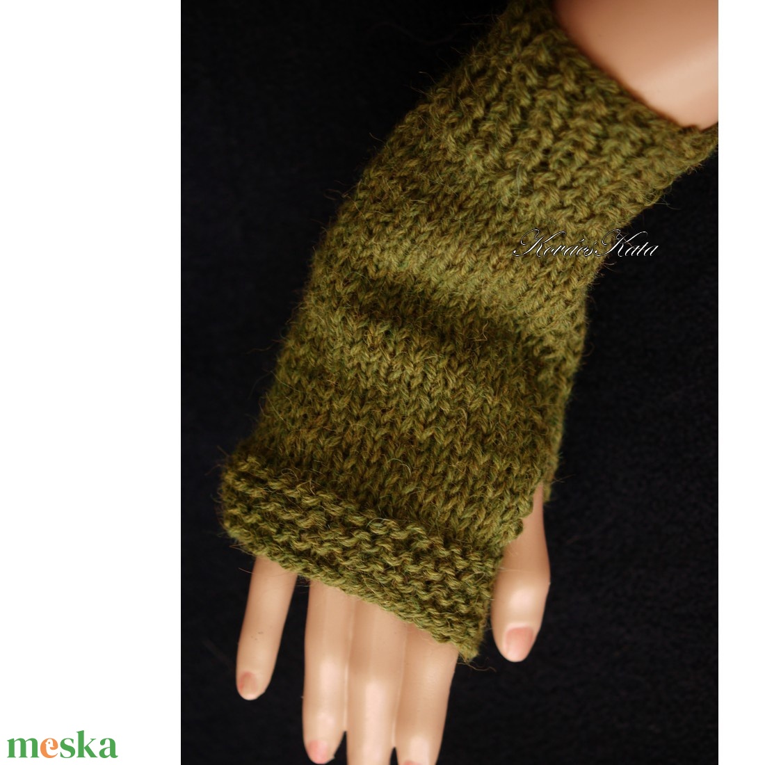 BOSZI-KESZTYŰ / alpaka - kézzel kötött 100% alpaka kézmelegítő / olajzöld - ruha & divat - sál, sapka, kendő - kesztyű - Meska.hu