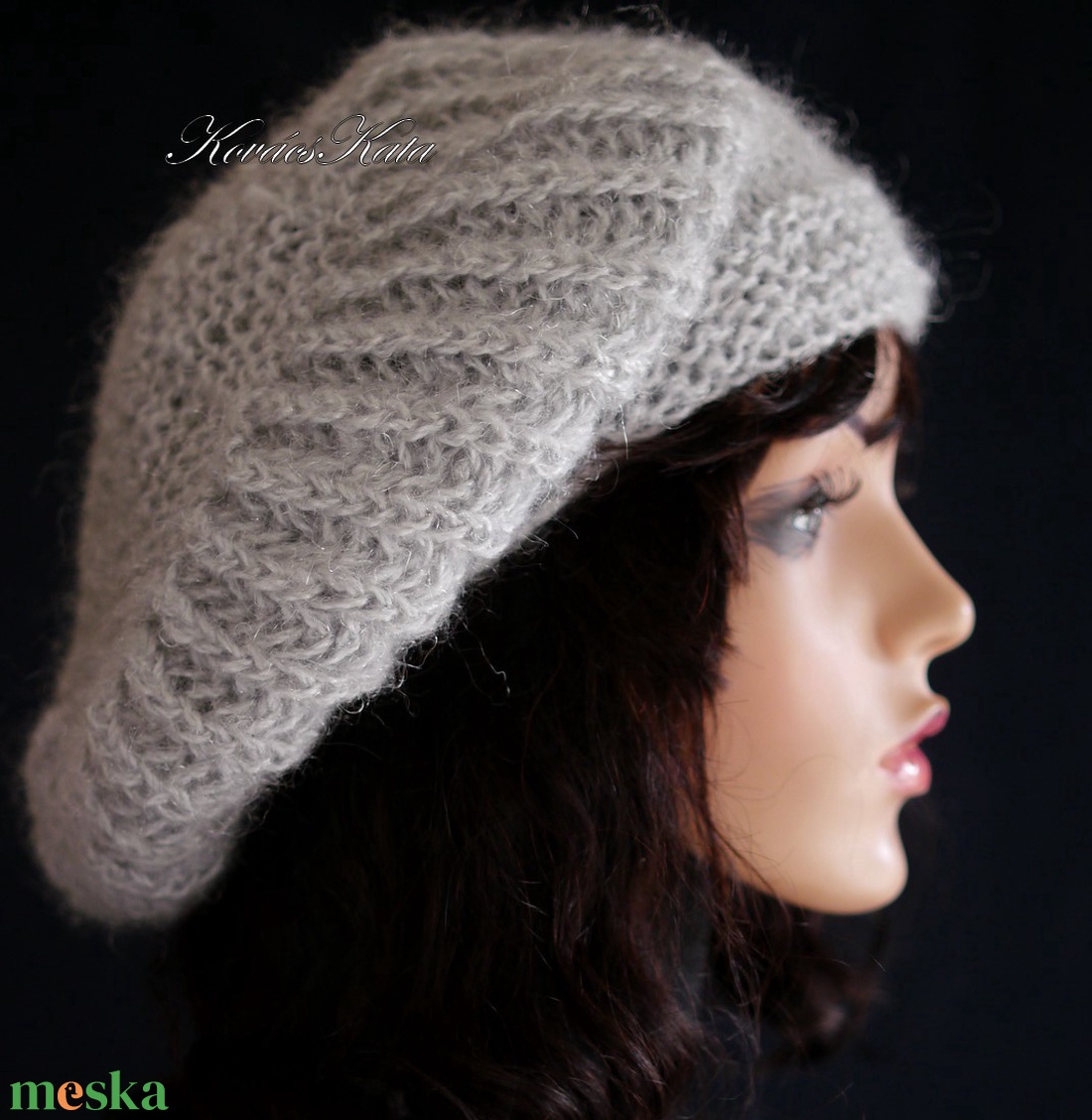 BORBÁLA / ezüst - kézzel kötött gyapjús-akril barett sapka  - ruha & divat - sál, sapka, kendő - sapka - Meska.hu