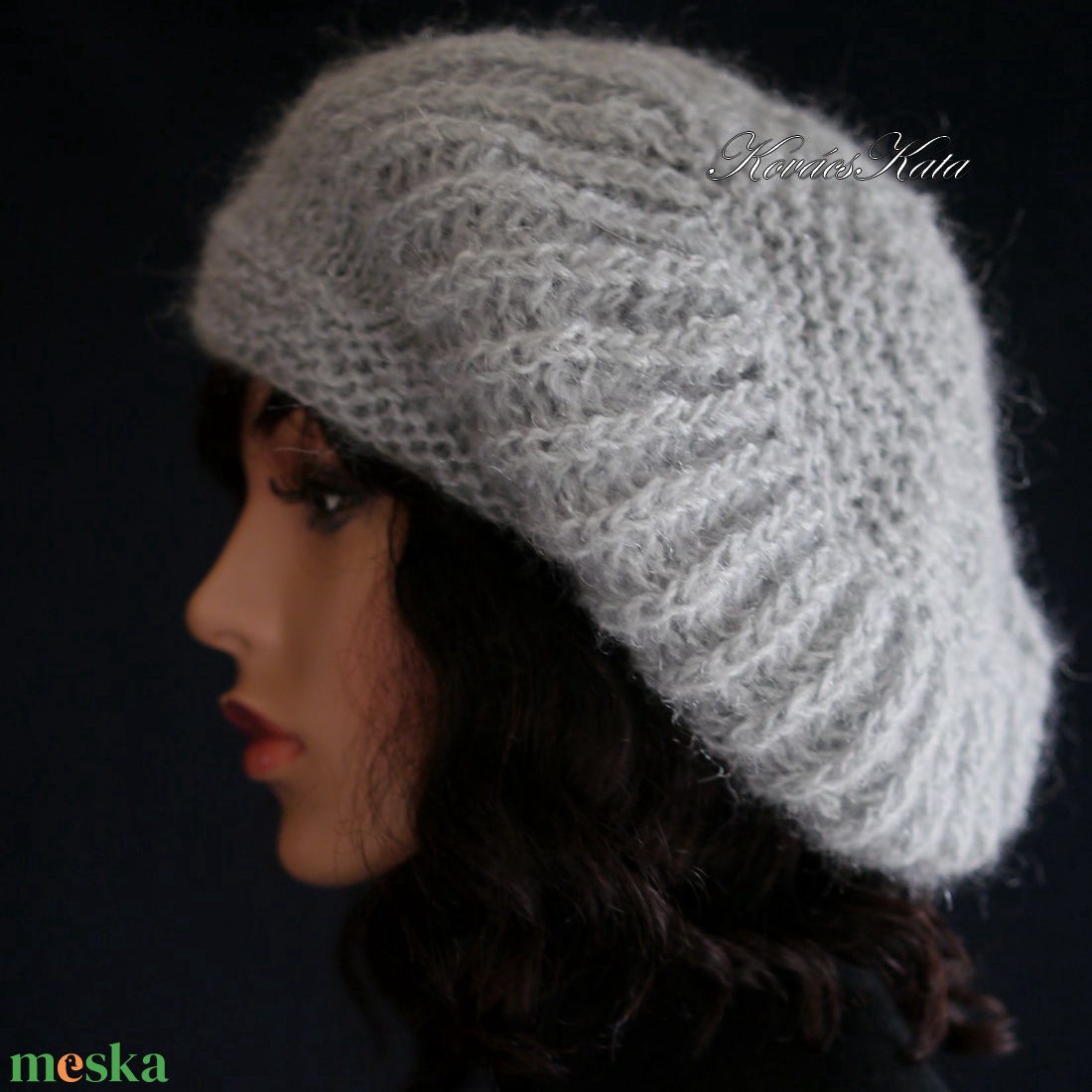 BORBÁLA / ezüst - kézzel kötött gyapjús-akril barett sapka  - ruha & divat - sál, sapka, kendő - sapka - Meska.hu
