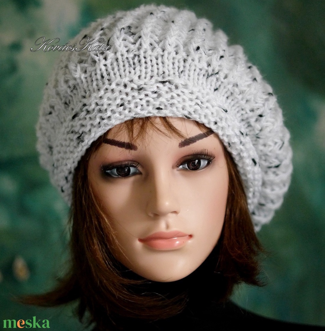 BORBÁLA / pettyeske - kézzel kötött babyakril barett sapka KÉSZLETEN - ruha & divat - sál, sapka, kendő - sapka - Meska.hu