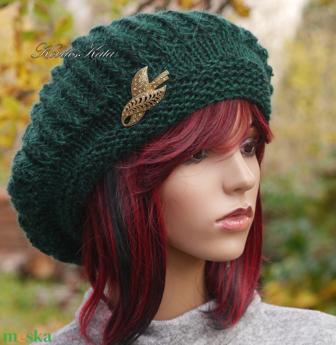 BORBÁLA / glitter zöld - exkluzív kézzel kötött könnyű gomba sapka, barett KÉSZLETEN - ruha & divat - sál, sapka, kendő - sapka - Meska.hu