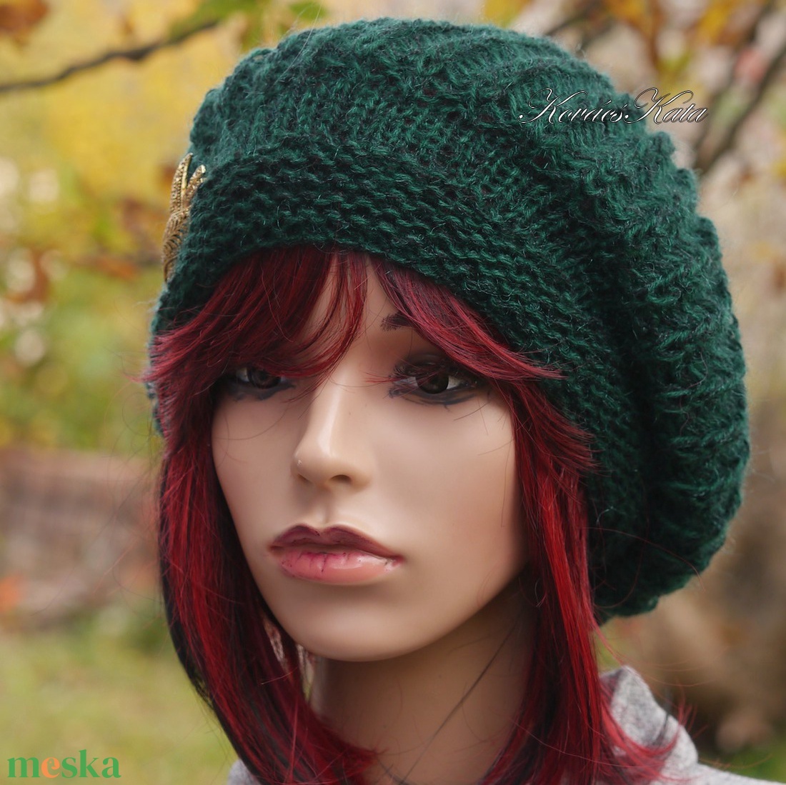 BORBÁLA / glitter zöld - exkluzív kézzel kötött könnyű gomba sapka, barett KÉSZLETEN - ruha & divat - sál, sapka, kendő - sapka - Meska.hu