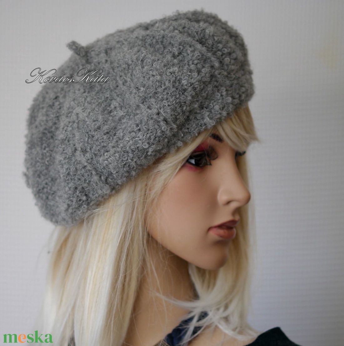 ALETTA / galamb - exkluzív kézzel kötött alpaka-buklé svájci sapka, barett KÉSZLETEN - ruha & divat - sál, sapka, kendő - sapka - Meska.hu
