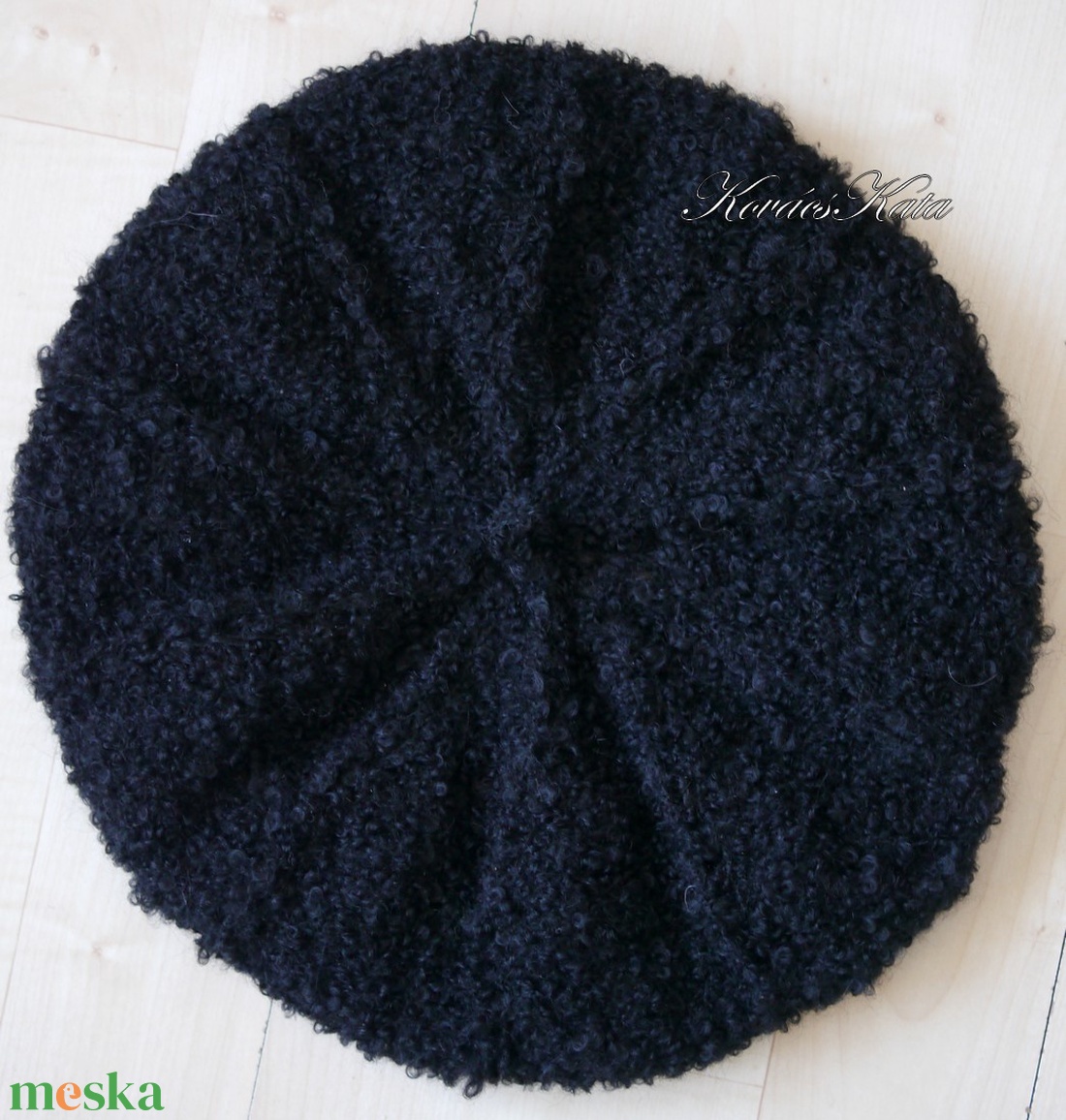 ALETTA / fekete - exkluzív kézzel kötött alpaka-buklé svájci sapka, barett KÉSZLETEN - ruha & divat - sál, sapka, kendő - sapka - Meska.hu