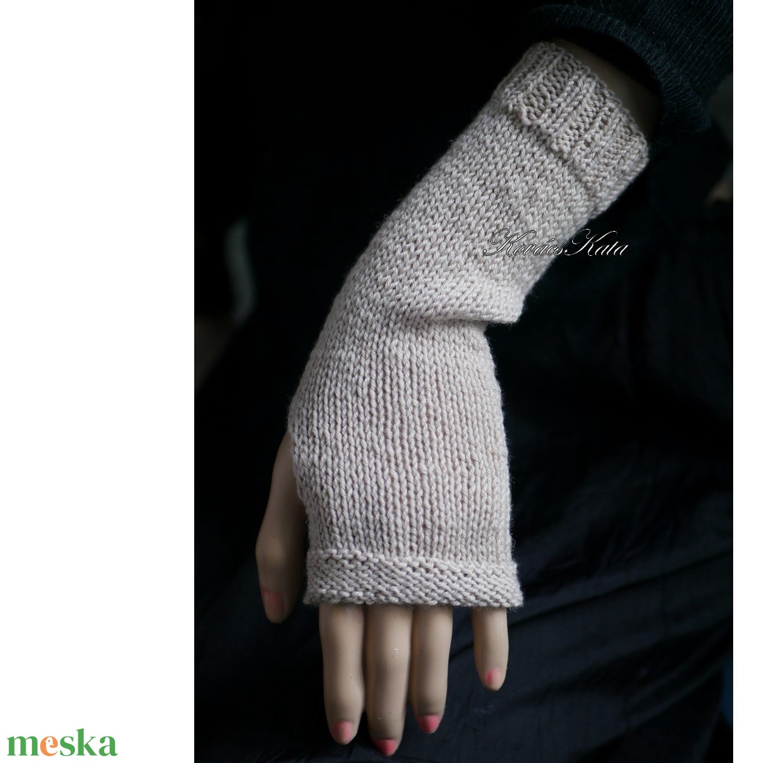 BOSZI KESZTYŰ / selymes - exkluzív kézzel kötött kesztyűszár, kézmelegítő / ekrü KÉSZLETEN - ruha & divat - sál, sapka, kendő - kesztyű - Meska.hu