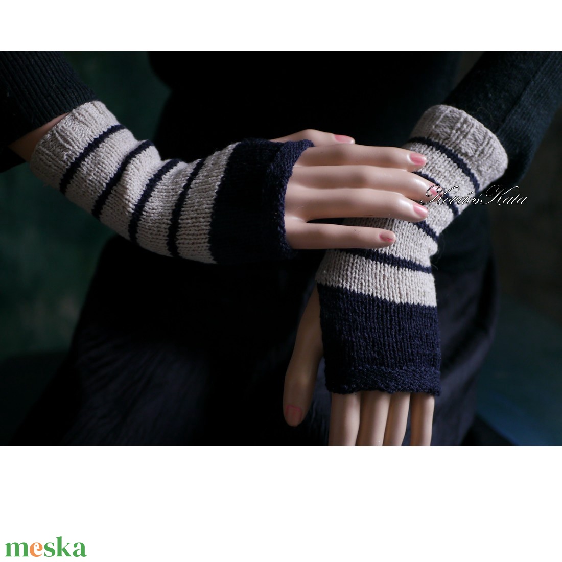 BOSZI-KESZTYŰ / mistery - exkluzív kézzel kötött kesztyűszár, kézmelegítő / bézs+kék KÉSZLETEN - ruha & divat - sál, sapka, kendő - kesztyű - Meska.hu