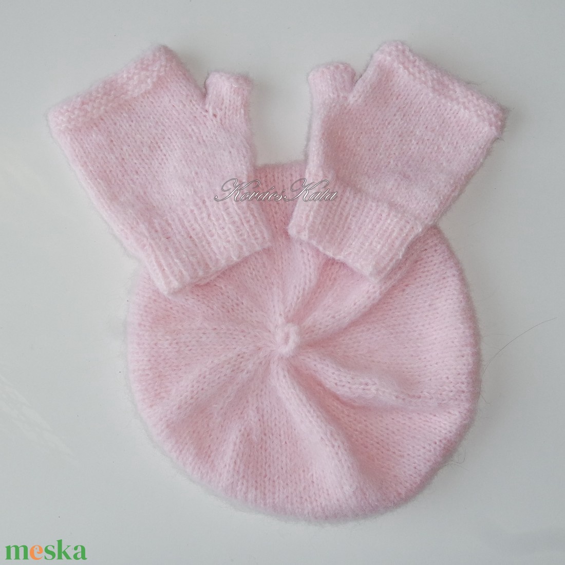 MICI KESZTYŰ / babyrose - kézzel kötött  kesztyűszár, kézmelegítő - ruha & divat - sál, sapka, kendő - kesztyű - Meska.hu