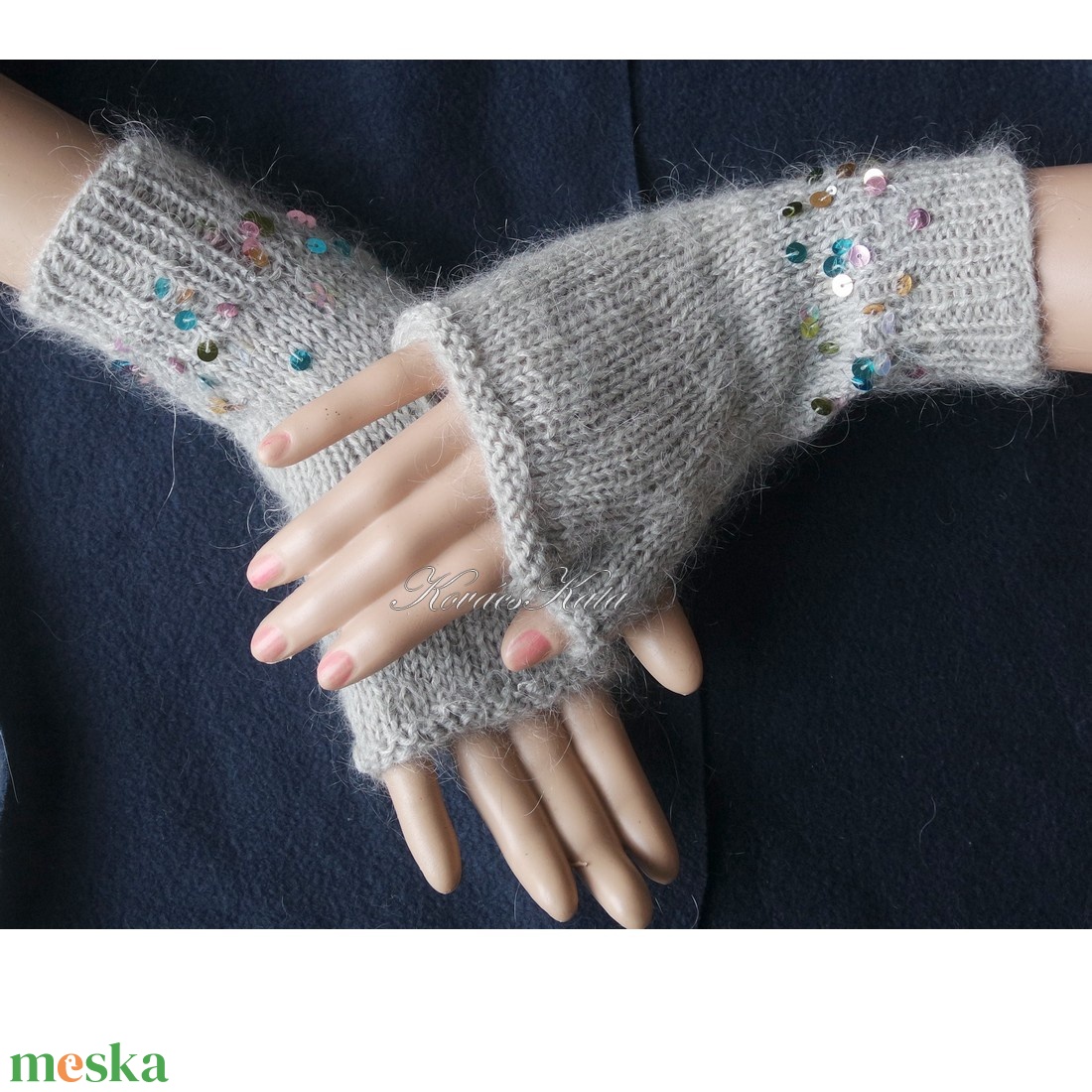 BIZSU-KESZTYŰ / selymes - exkluzív kézzel kötött flitteres kid-silk kesztyű / homok - ruha & divat - sál, sapka, kendő - kesztyű - Meska.hu