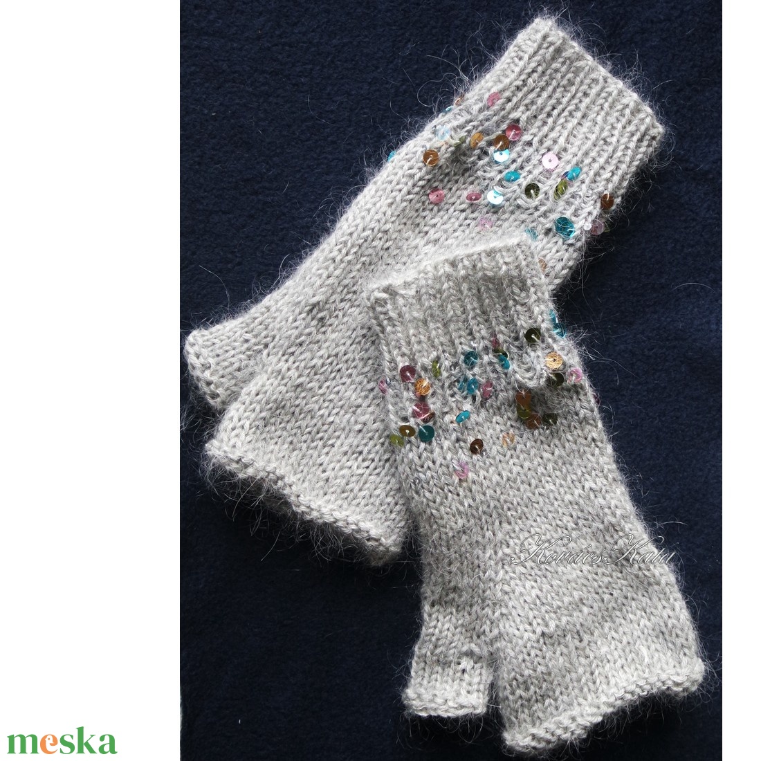 BIZSU-KESZTYŰ / selymes - exkluzív kézzel kötött flitteres kid-silk kesztyű / homok - ruha & divat - sál, sapka, kendő - kesztyű - Meska.hu