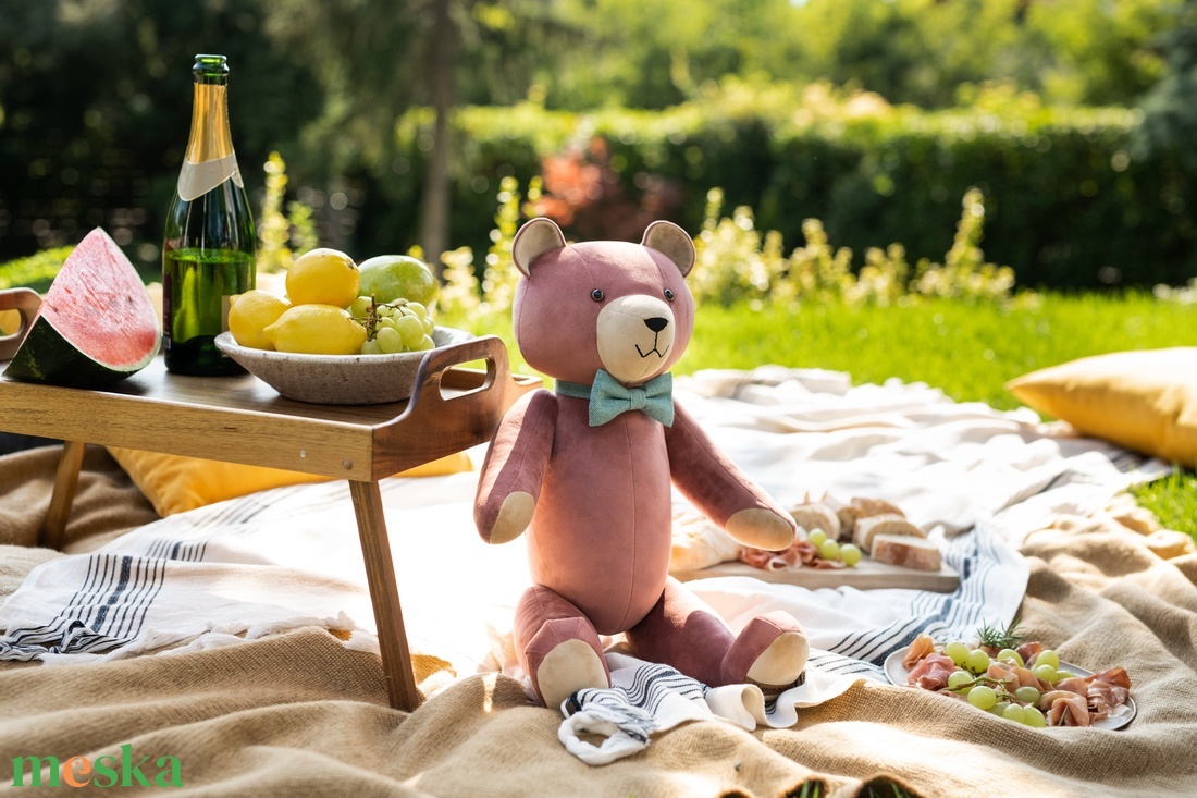 Brum Bear rózsaszín, kézzel készített, sorszámozott prémium teddy maci egyedi ajándék lánybúcsúra, szülinapra - játék & sport - plüssállat & játékfigura - maci - Meska.hu Brum Bear rózsaszín, kézzel készített, sorszámozott prémium teddy maci egyedi ajándék lánybúcsúra, szülinapra - játék & sport - plüssállat & játékfigura - maci - Meska.hu