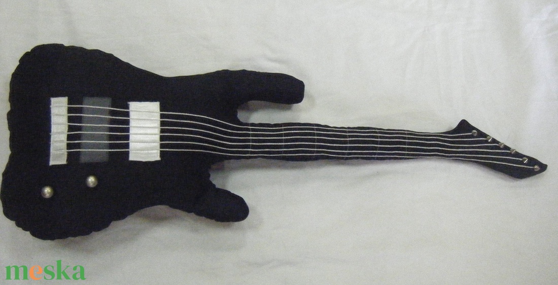 Gitár alakú párna - Fekete színű ESP Horizon típusú gitárpárna - otthon & lakás - lakástextil - párna & párnahuzat - Meska.hu Gitár alakú párna - Fekete színű ESP Horizon típusú gitárpárna - otthon & lakás - lakástextil - párna & párnahuzat - Meska.hu