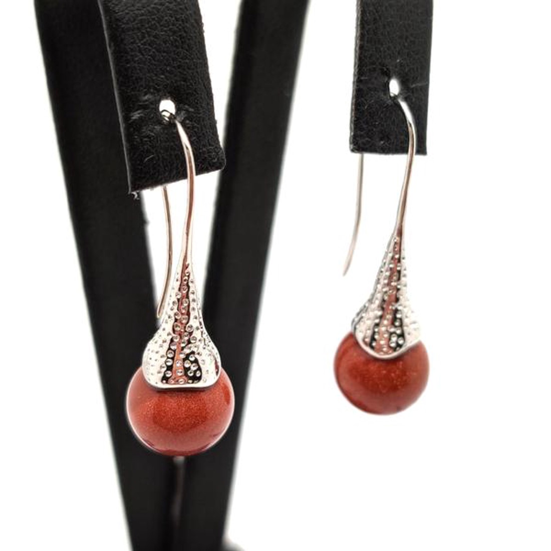 Fülbevaló golyó vörös goldstone mint kürt 10mm - ékszer - fülbevaló - lógó fülbevaló - Meska.hu