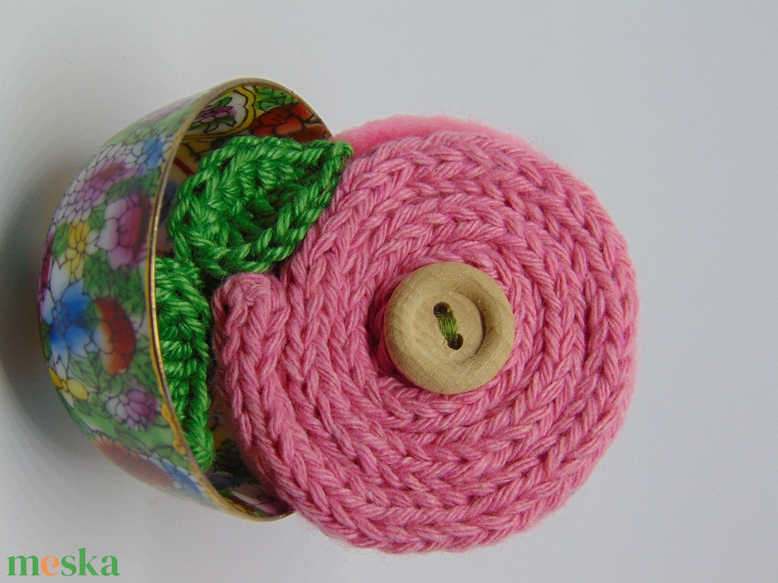 Gombos, rózsaszín virág-kitűző - ékszer - kitűző és bross - Meska.hu Gombos, rózsaszín virág-kitűző - ékszer - kitűző és bross - Meska.hu