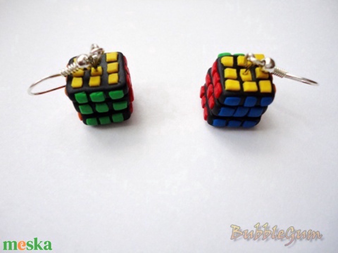 Forgatható Rubik-kocka fülbevaló - - Meska.hu Forgatható Rubik-kocka fülbevaló - - Meska.hu