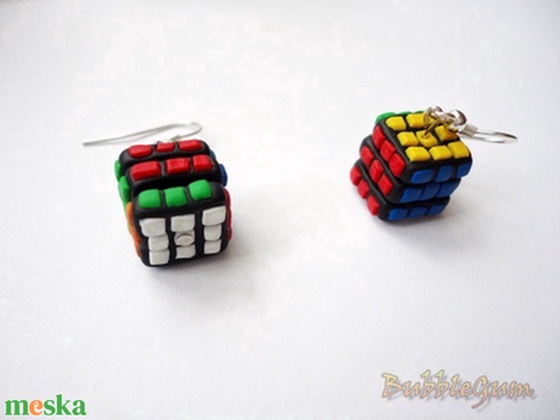 Forgatható Rubik-kocka fülbevaló - - Meska.hu Forgatható Rubik-kocka fülbevaló - - Meska.hu