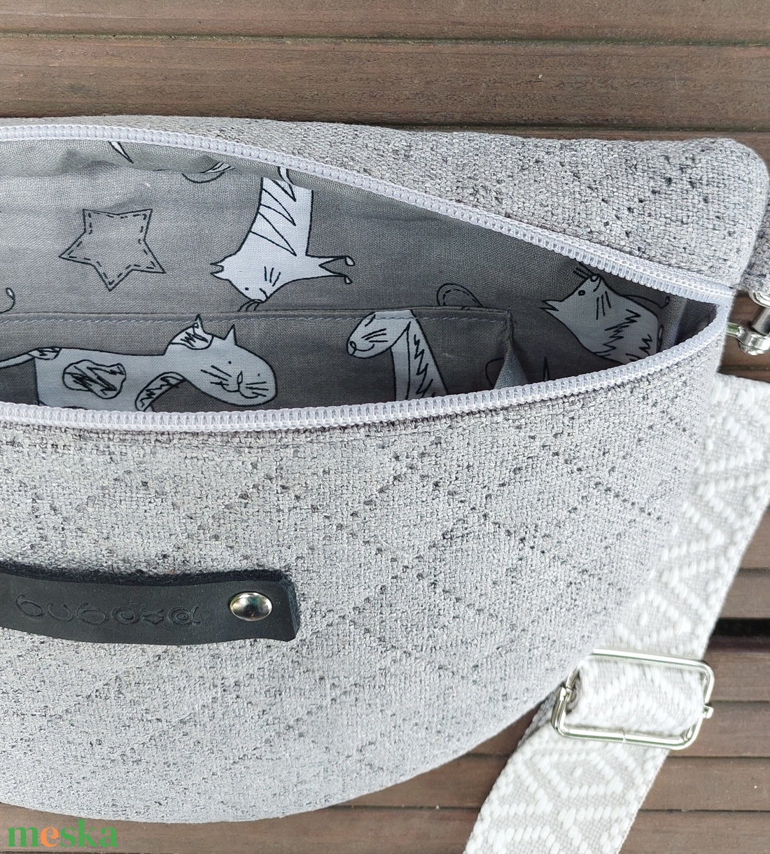 Grammicus kollekció - szürke, anyagában steppelt oldal - és övtáska/Bum Bag/Fanny Pack/Waist Bag/Belt Bag - táska & tok - övtáska - Meska.hu Grammicus kollekció - szürke, anyagában steppelt oldal - és övtáska/Bum Bag/Fanny Pack/Waist Bag/Belt Bag - táska & tok - övtáska - Meska.hu