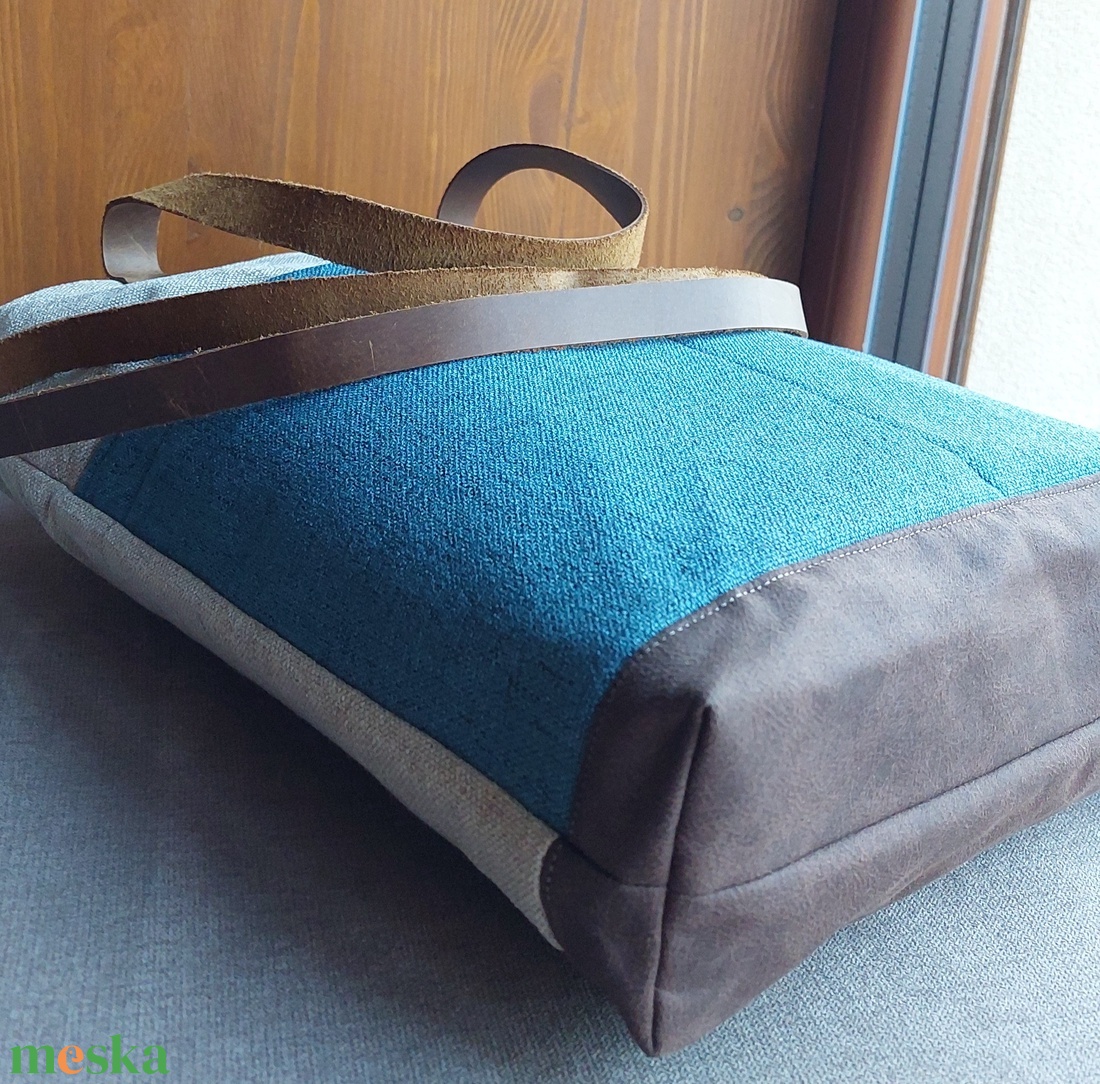 CAPENSIS kollekció - Variálható valódi bőr pántos bézs-barna szövettáska petrol zsebekkel - táska & tok - variálható táska - Meska.hu