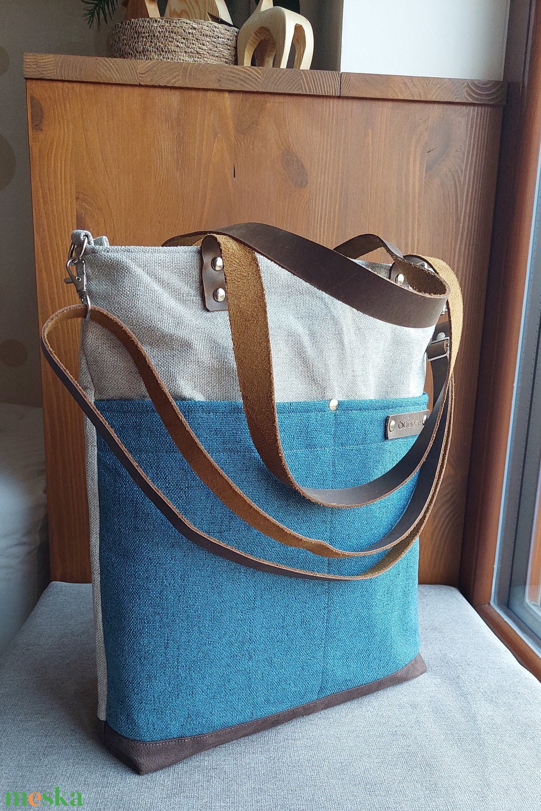 CAPENSIS kollekció - Variálható valódi bőr pántos bézs-barna szövettáska petrol zsebekkel - táska & tok - variálható táska - Meska.hu