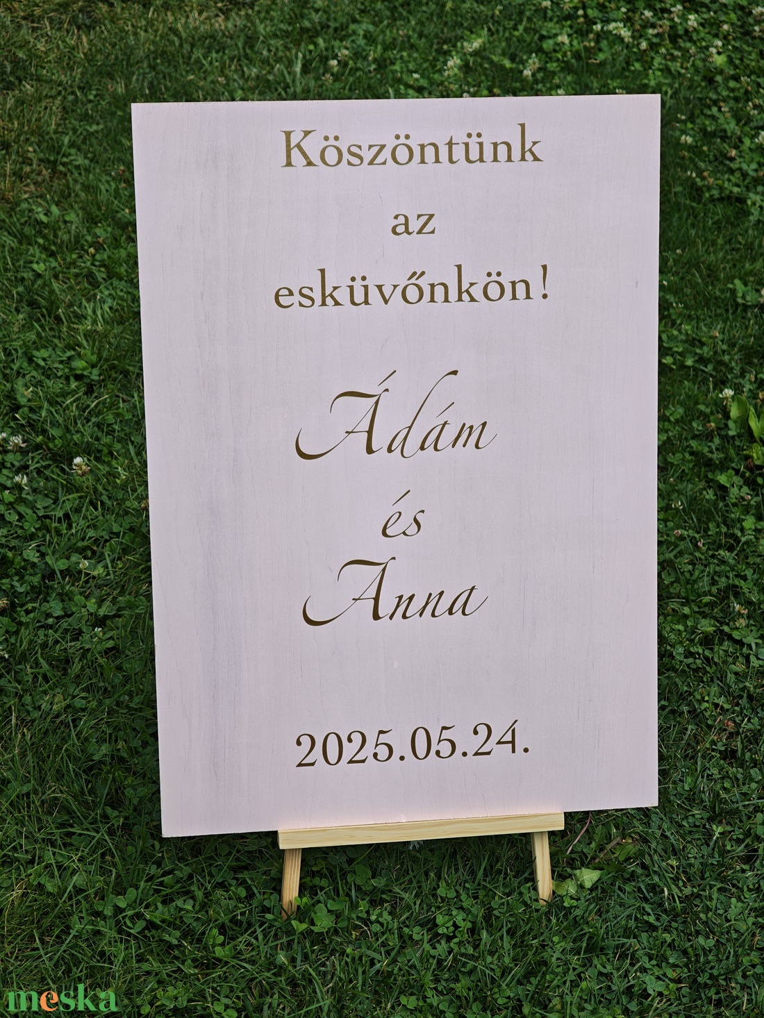 Esküvői üdvözlő tábla Köszöntünk az esküvőnkön - esküvő - dekoráció - tábla & jelzés - Meska.hu Esküvői üdvözlő tábla Köszöntünk az esküvőnkön - esküvő - dekoráció - tábla & jelzés - Meska.hu