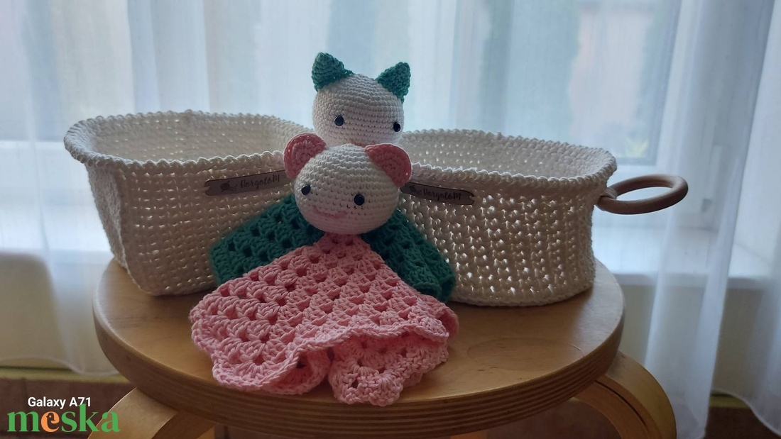 Horgolt alvóka - baba - mama - baba játékok - szundikendő, alvóka - Meska.hu