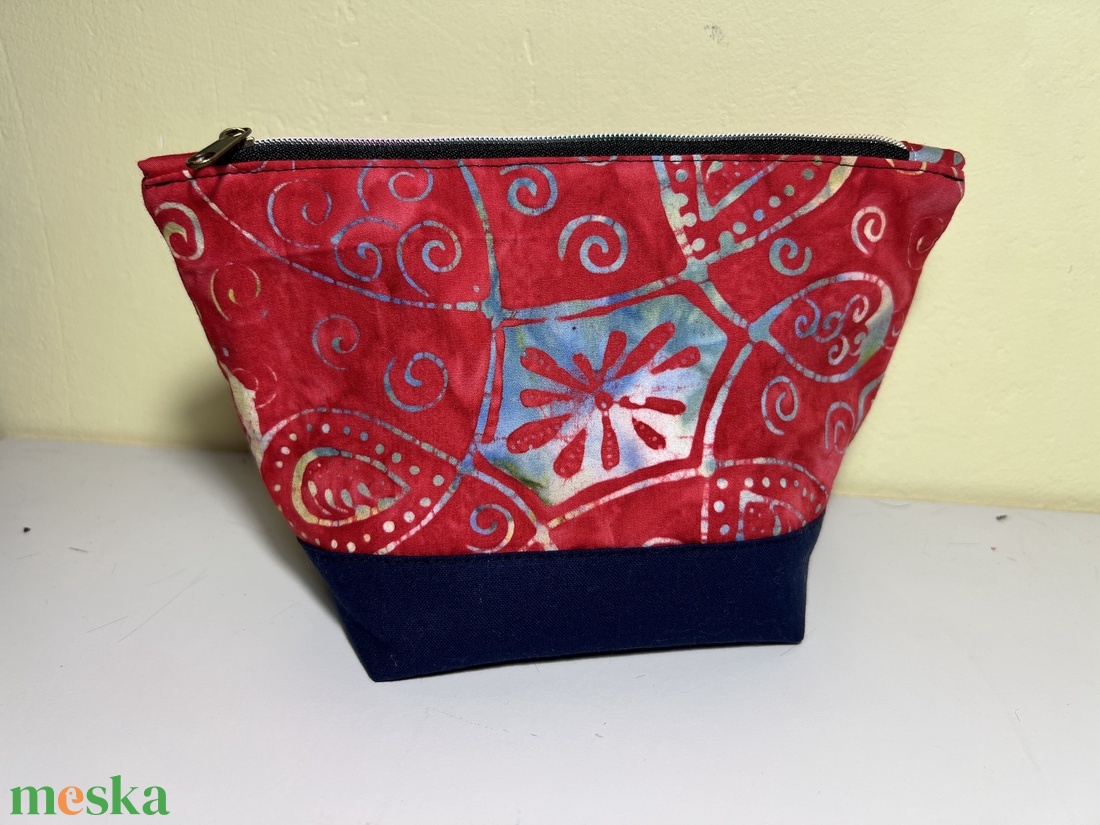 Kis sminktáska, egyedi batikolt pamut - táska & tok - neszesszer - Meska.hu