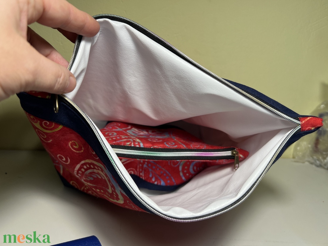 Kis sminktáska, egyedi batikolt pamut - táska & tok - neszesszer - Meska.hu