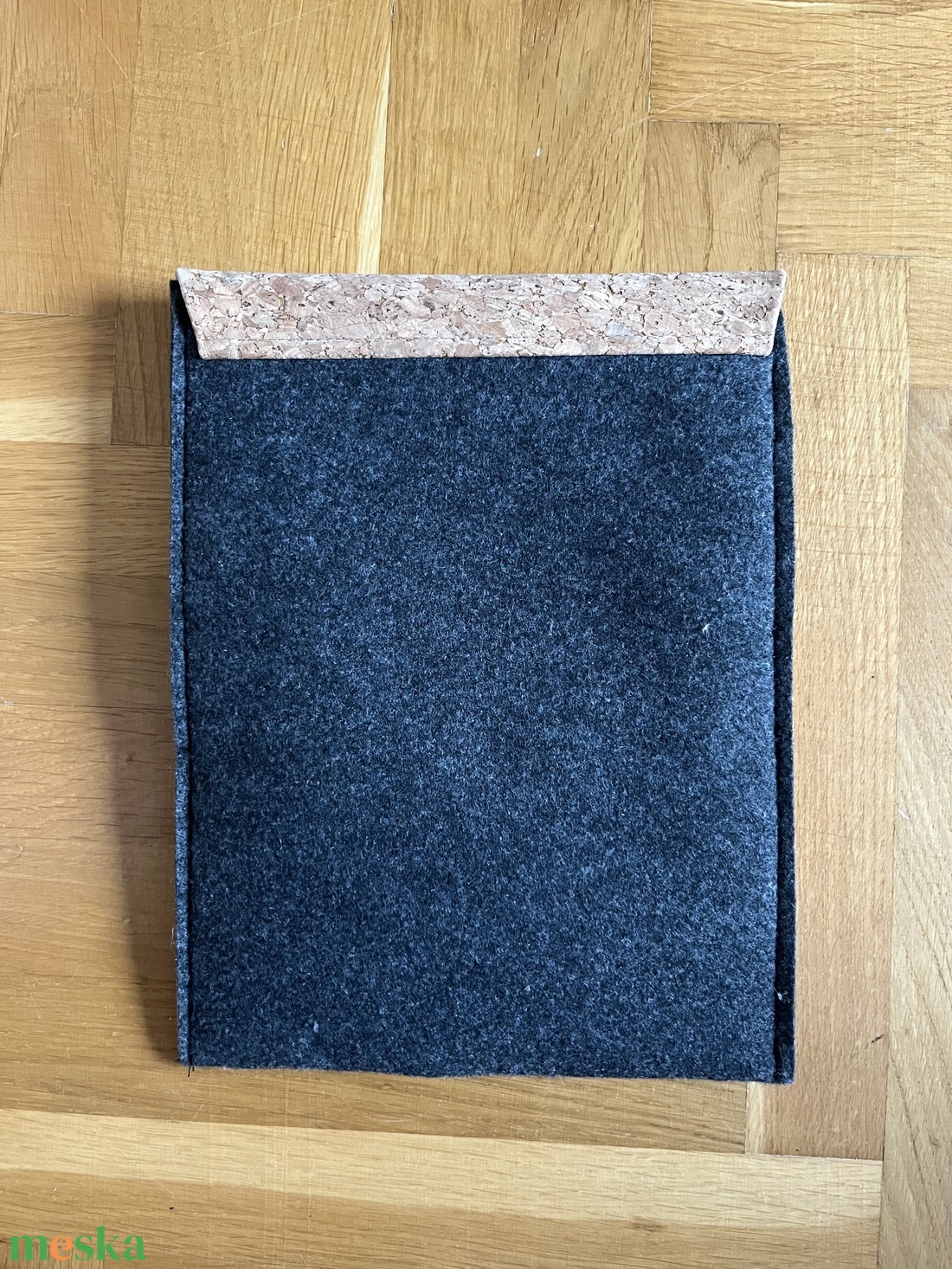 Tablet tartó - táska & tok - ebook & tablet tok - Meska.hu