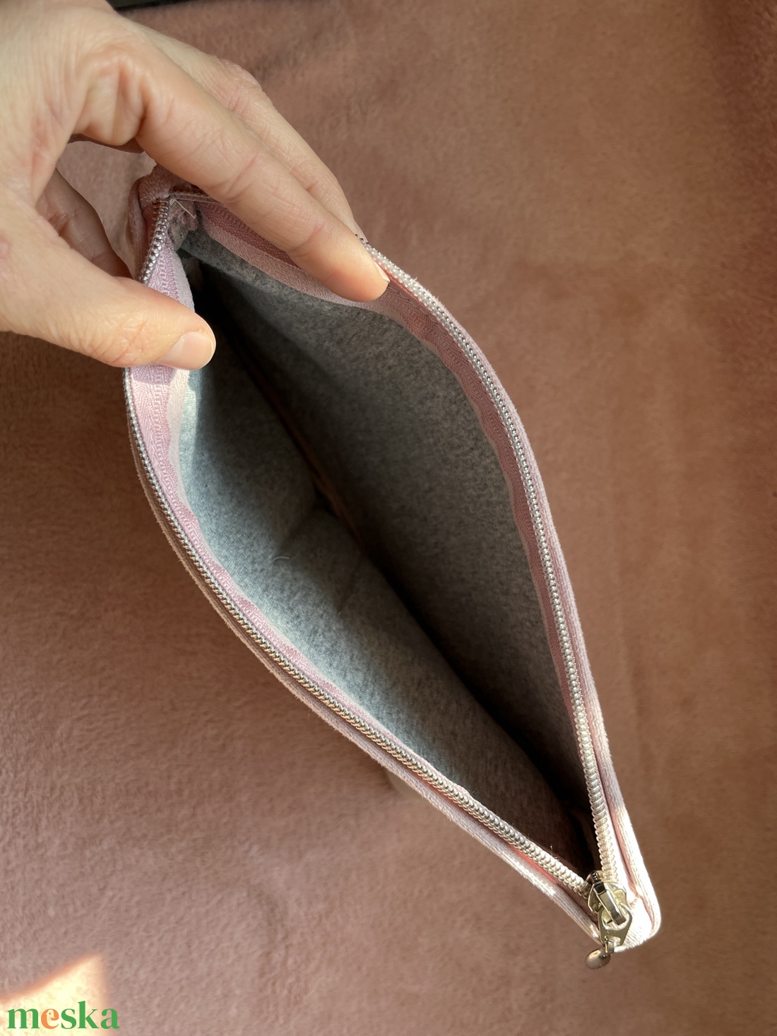 Tablet tartó - táska & tok - ebook & tablet tok - Meska.hu