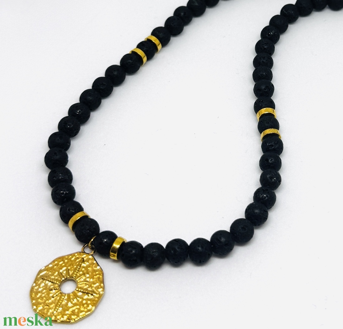 Lávakő choker arany csillaggal - ékszer - nyaklánc - medálos nyaklánc - Meska.hu