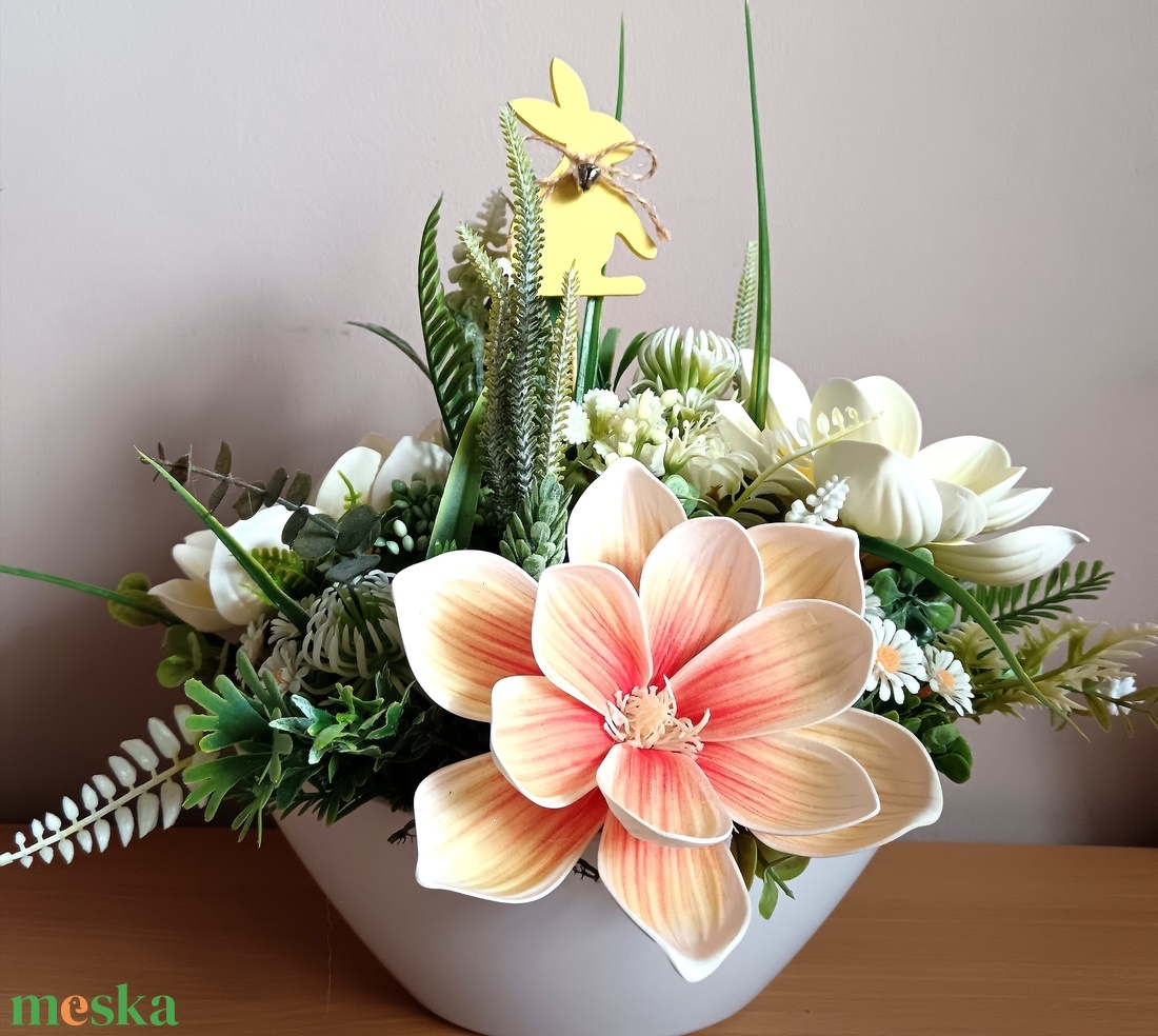 Magnóliás, nyuszis asztaldísz  - otthon & életmód - dekoráció - asztal és polc dekoráció - asztaldísz - Meska.hu