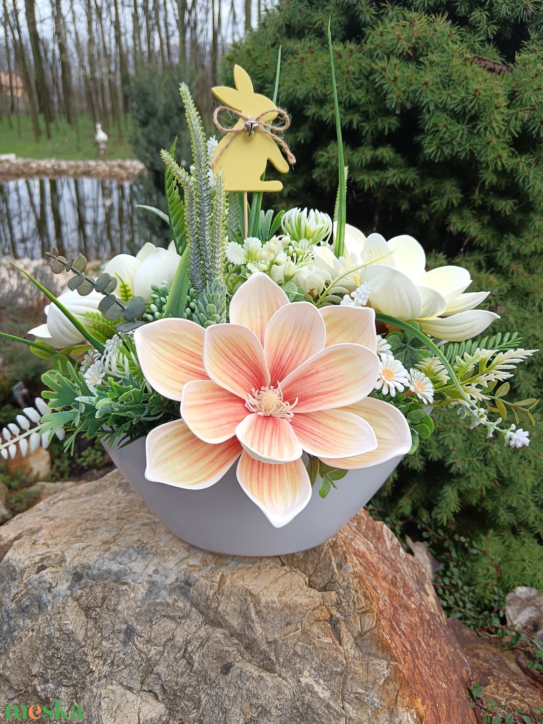 Magnóliás, nyuszis asztaldísz  - otthon & életmód - dekoráció - asztal és polc dekoráció - asztaldísz - Meska.hu