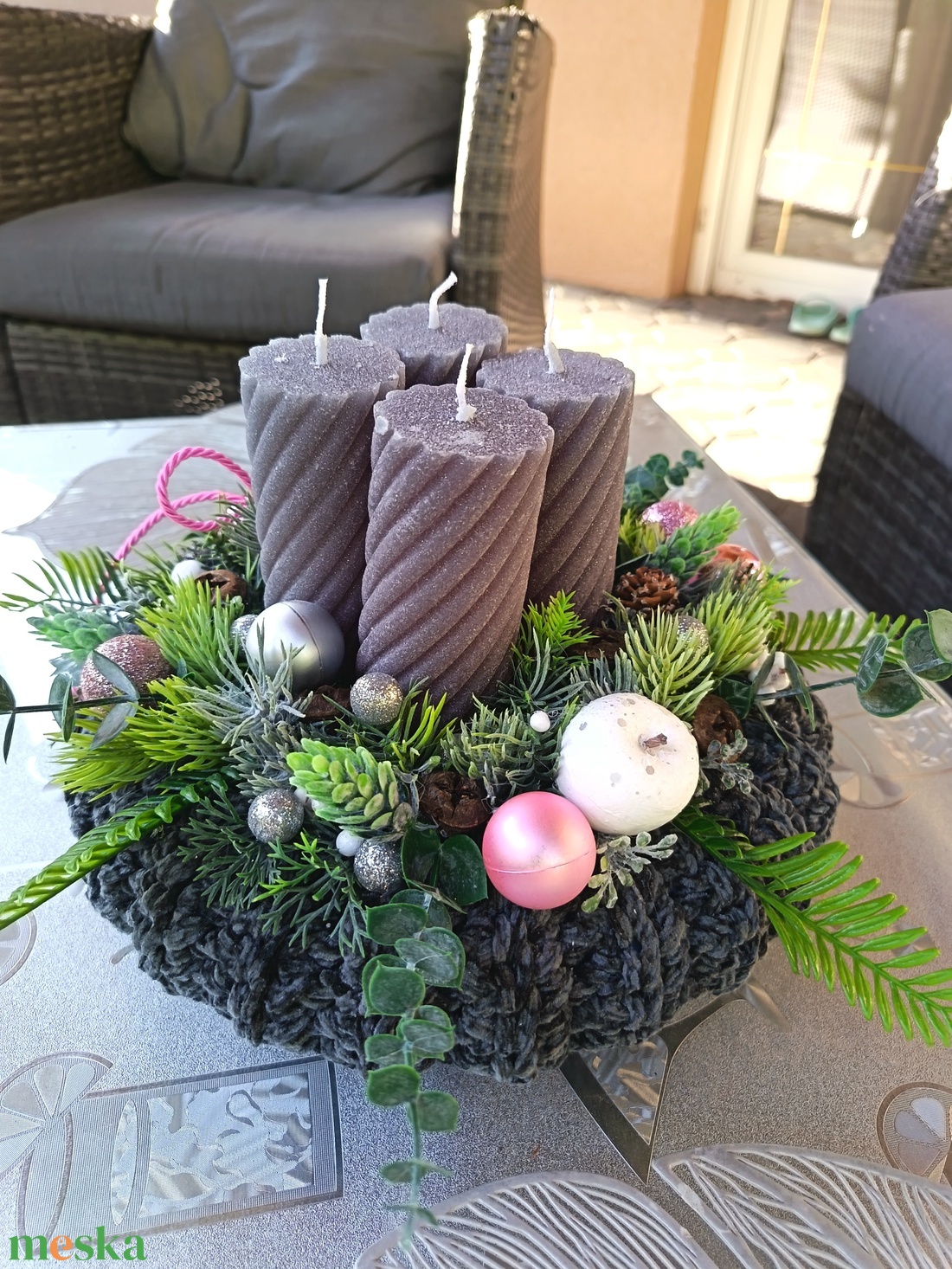 Horgolt alapú adventi koszorú  egyedi, újrahasznosítható kézműves alkotás - karácsony - adventi díszek - adventi asztaldísz - Meska.hu