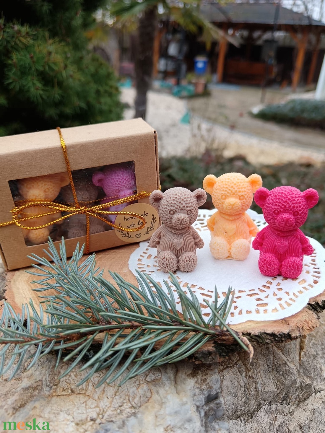 Karácsonyi maci szappan szett kézműves ajándék díszdobozban - szépségápolás - szappan & fürdés - kézműves szappan - Meska.hu Karácsonyi maci szappan szett kézműves ajándék díszdobozban - szépségápolás - szappan & fürdés - kézműves szappan - Meska.hu