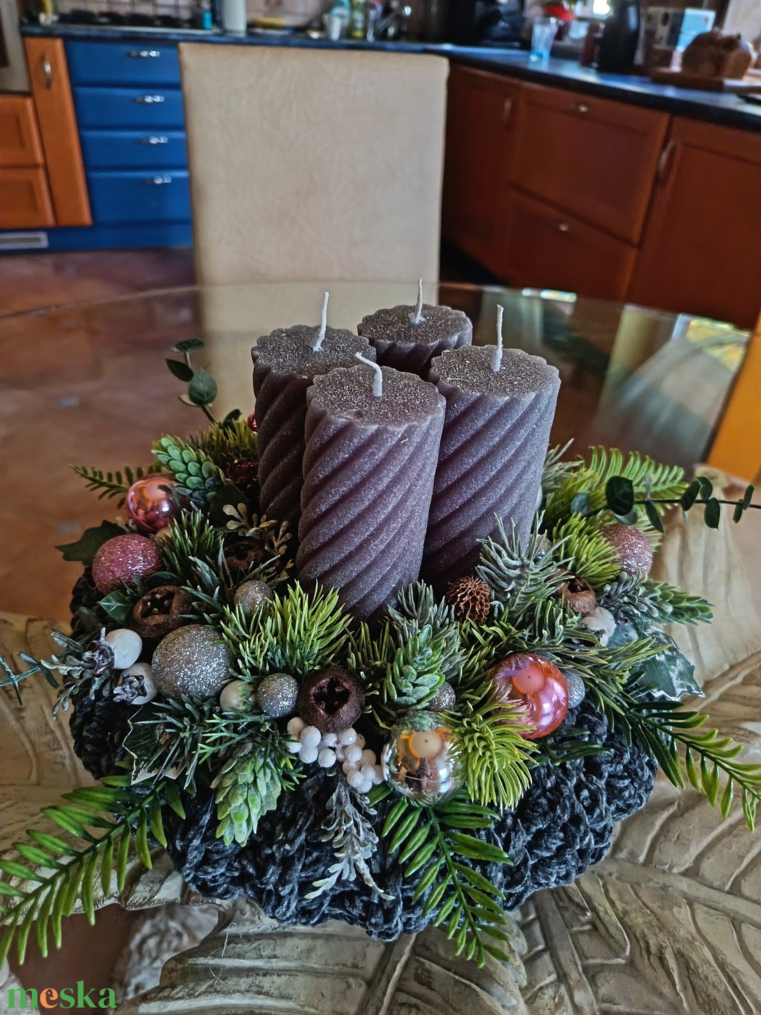 Horgolt alapú adventi koszorú  egyedi, újrahasznosítható kézműves alkotás - karácsony - adventi díszek - adventi asztaldísz - Meska.hu