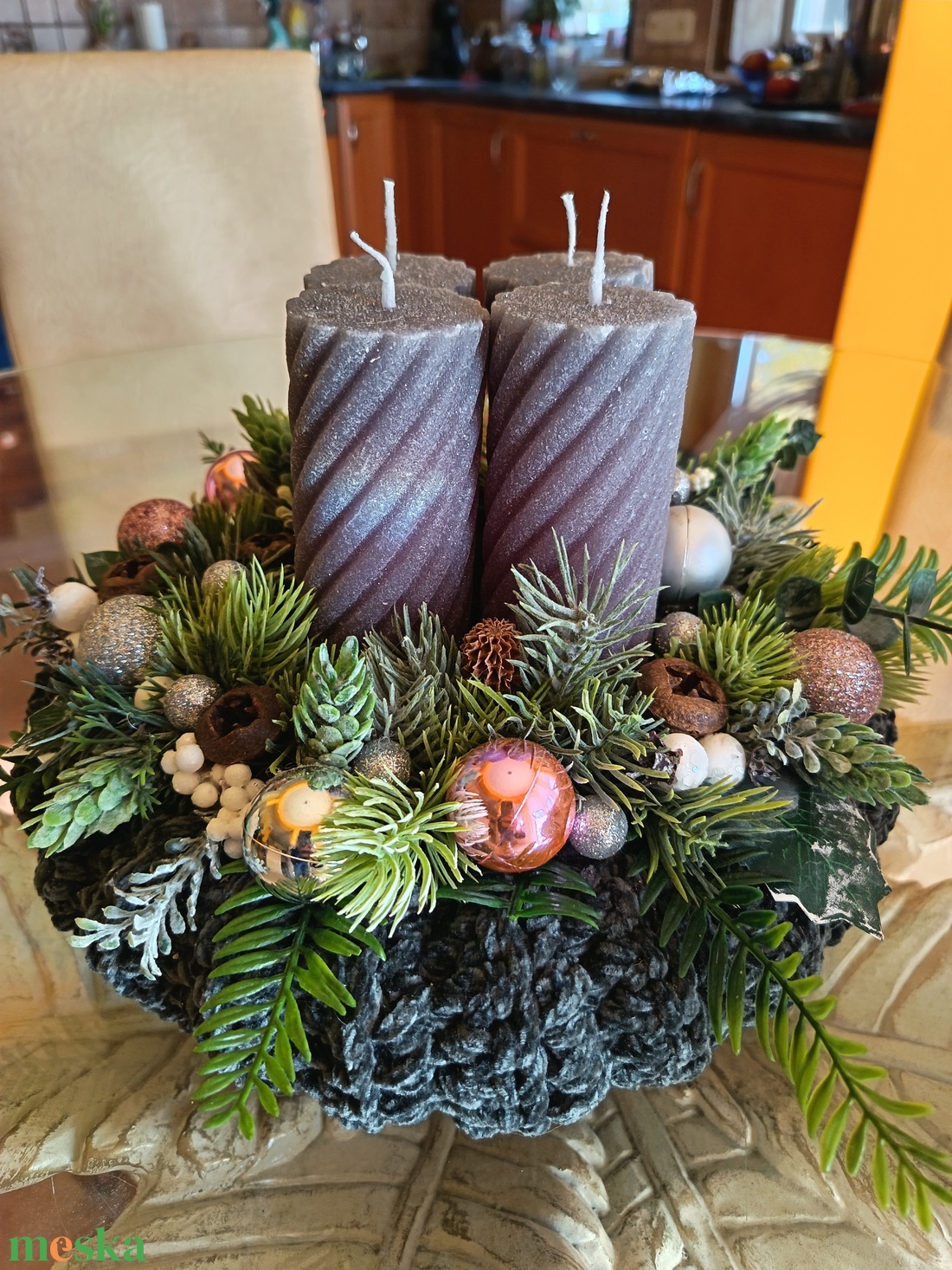 Horgolt alapú adventi koszorú  egyedi, újrahasznosítható kézműves alkotás - karácsony - adventi díszek - adventi asztaldísz - Meska.hu