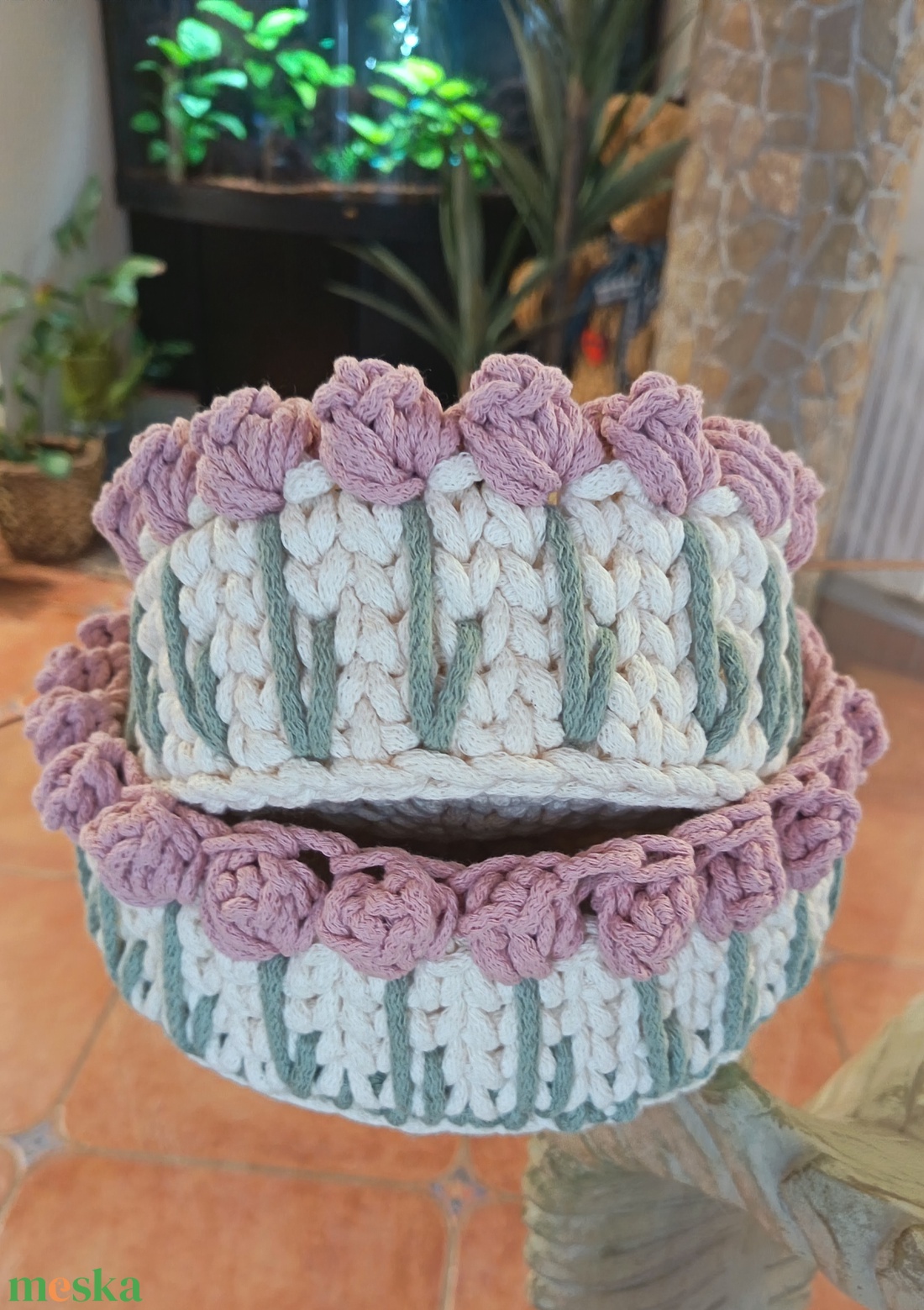 Horgolt tulipán mintás kosár szett  2 darabos - otthon & életmód - tárolás & rendszerezés - tárolókosár - Meska.hu