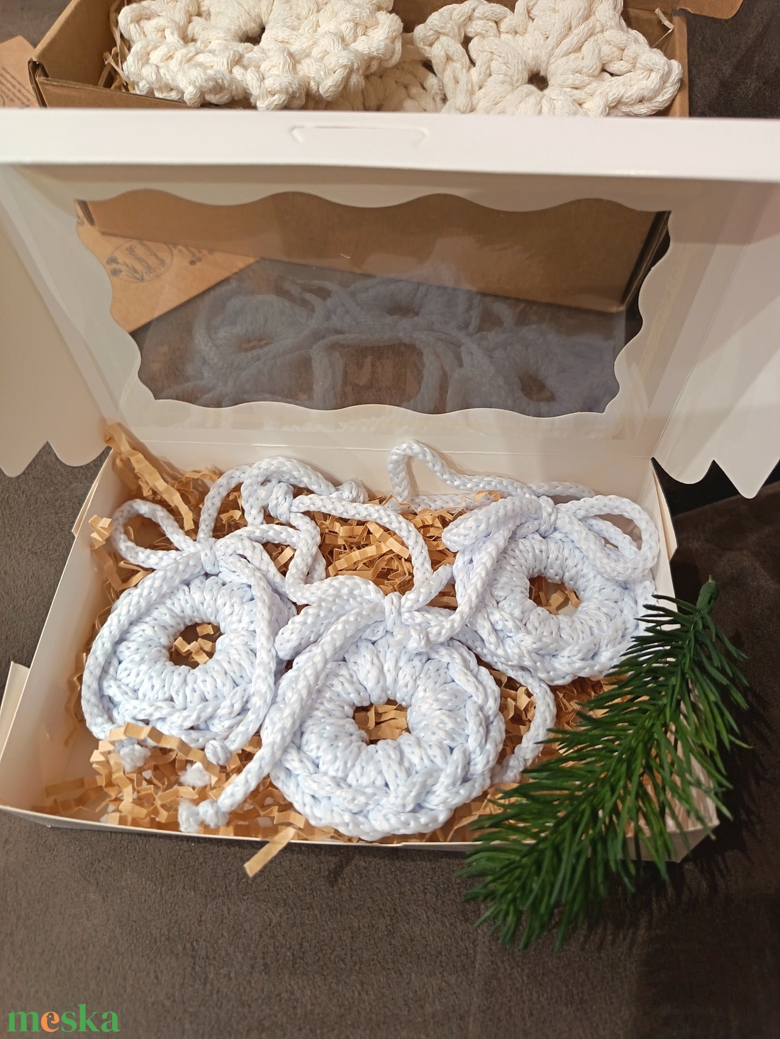 Horgolt karácsonyfadísz készlet - 3 db-os  - karácsony - karácsonyi lakásdekoráció - karácsonyfadíszek - Meska.hu