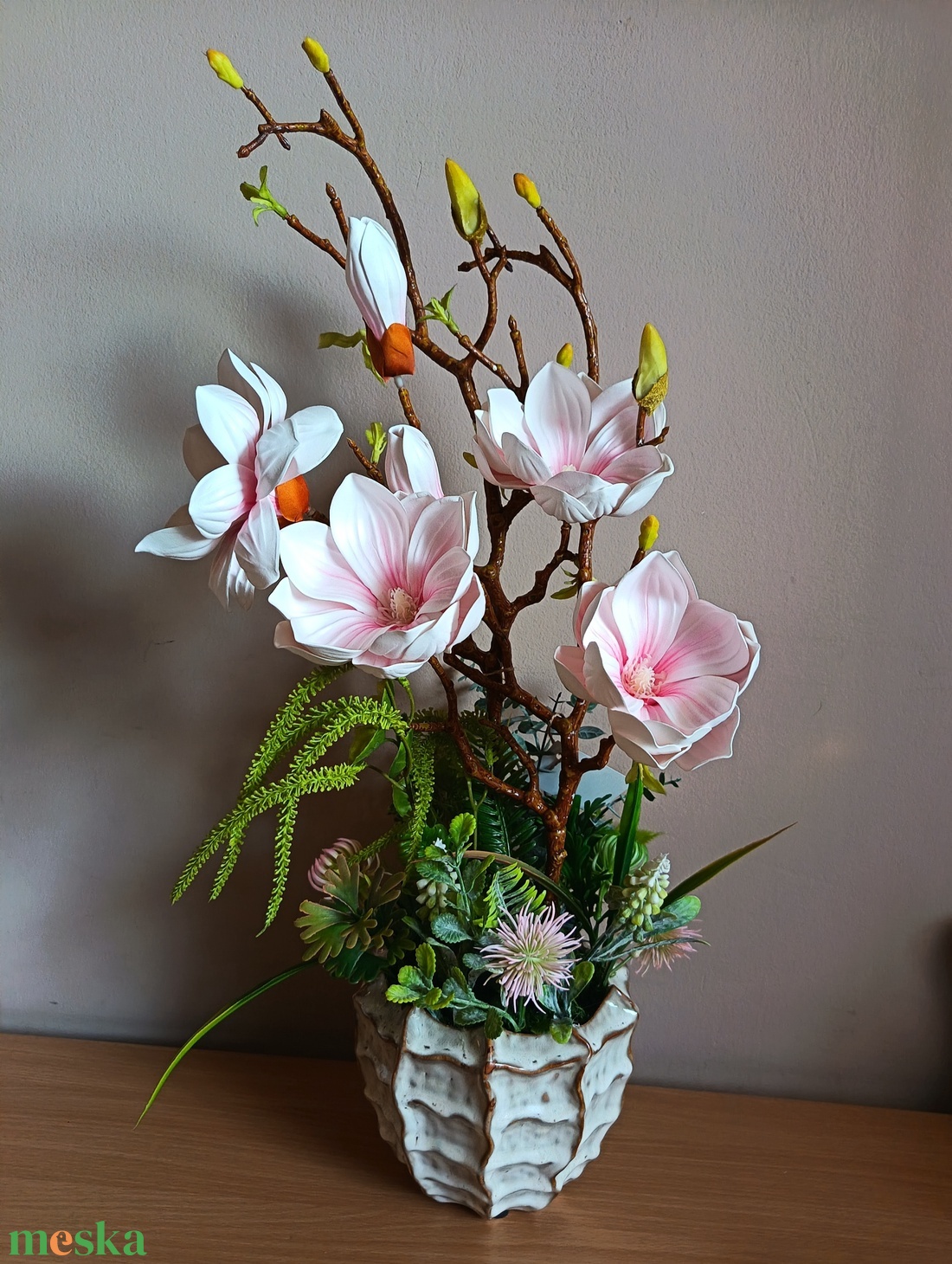 Magnólia kompozíció különleges kerámiakaspóban  - otthon & életmód - dekoráció - asztal és polc dekoráció - asztaldísz - Meska.hu