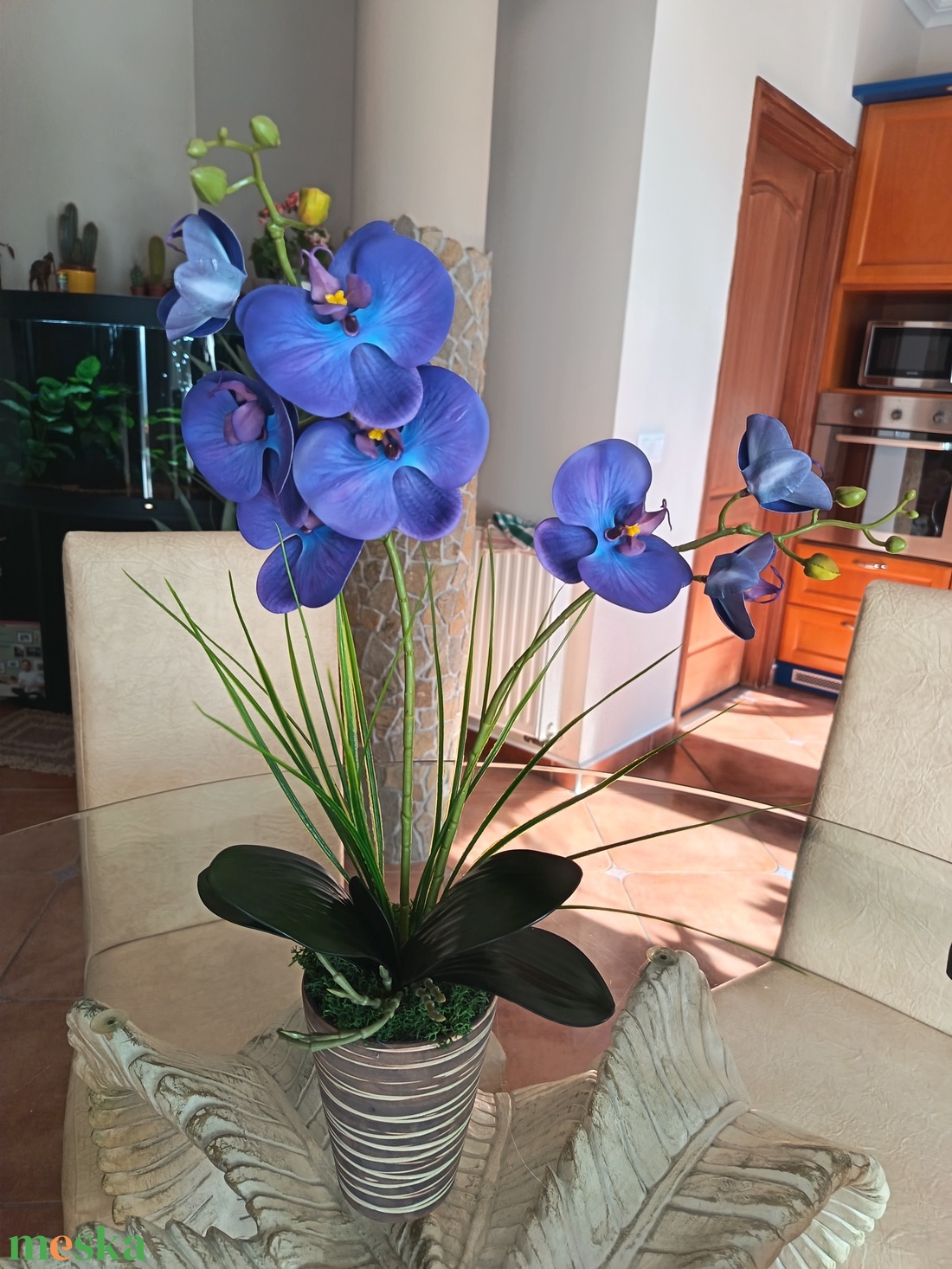 Elegáns, élethű orchidea dekoráció kerámiakaspóban � kékes-lila színben - otthon & életmód - dekoráció - asztal és polc dekoráció - asztaldísz - Meska.hu