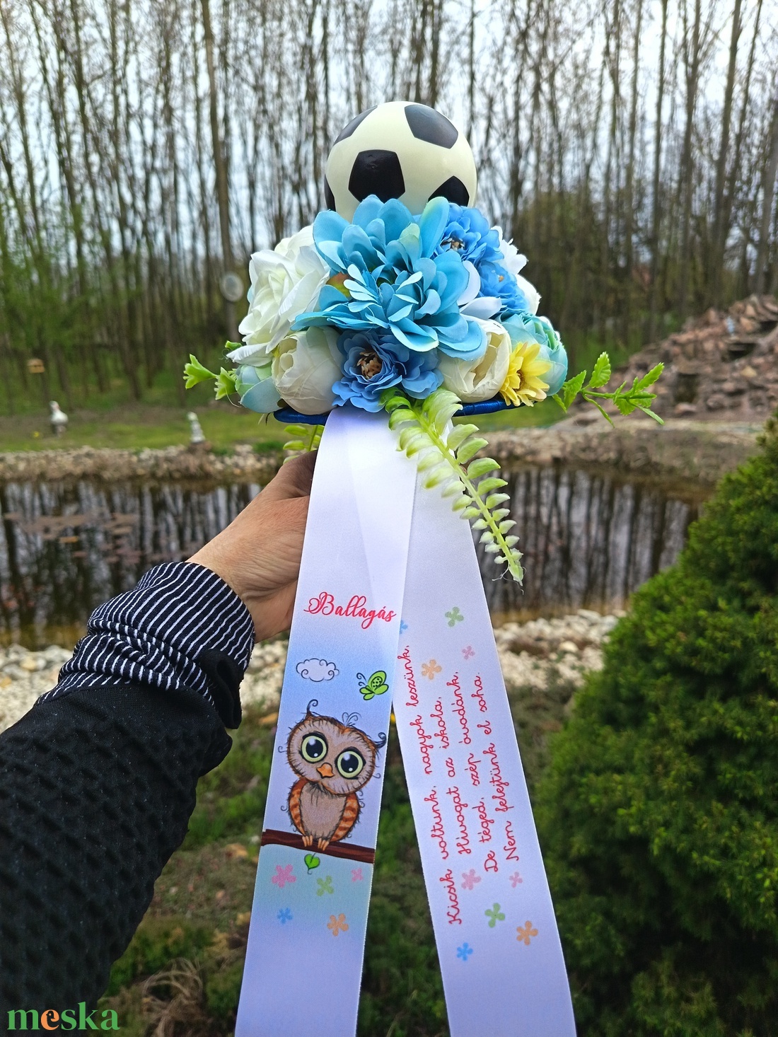 Ovis ballagási csokor focival  - otthon & életmód - virágdekoráció - virágok - virágcsokor - Meska.hu