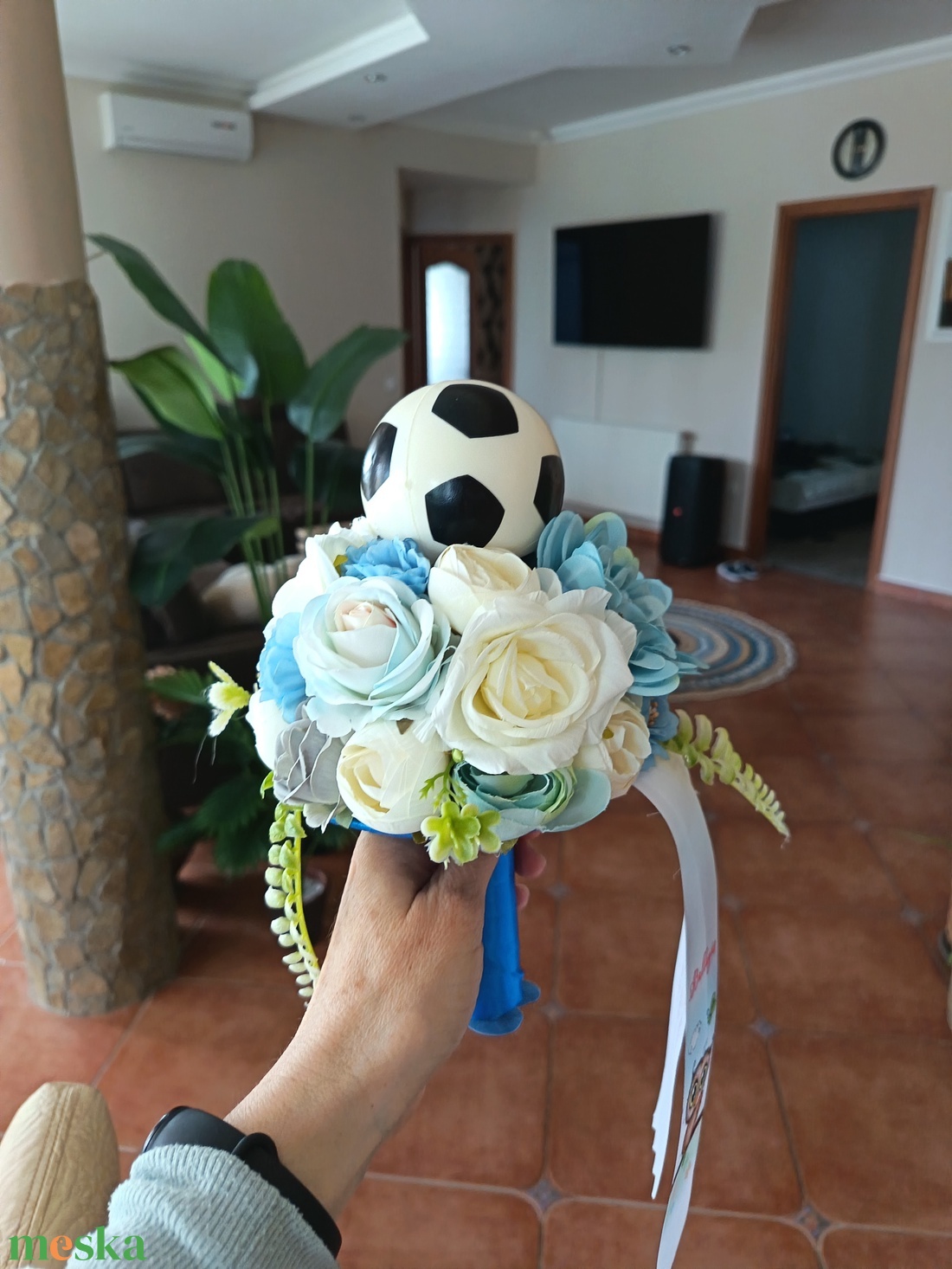 Ovis ballagási csokor focival  - otthon & életmód - virágdekoráció - virágok - virágcsokor - Meska.hu